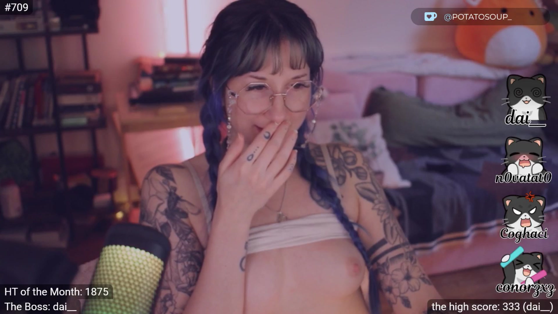 Gallery image thumbnail from sluttypotato's myfreecams stream on, 01/04/2026, 23:33 image 4 of 20