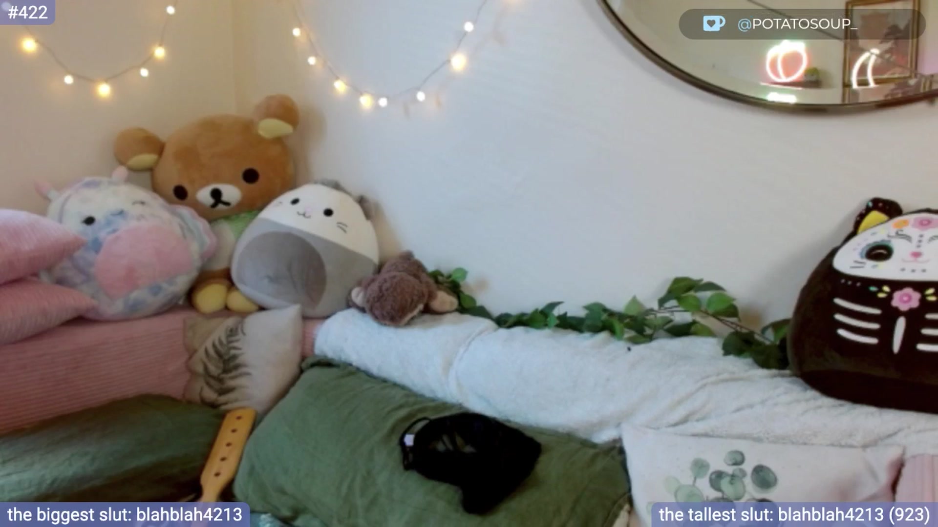 Gallery image thumbnail from sluttypotato_'s myfreecams stream on, 08/01/2025, 20:53 image 12 of 20
