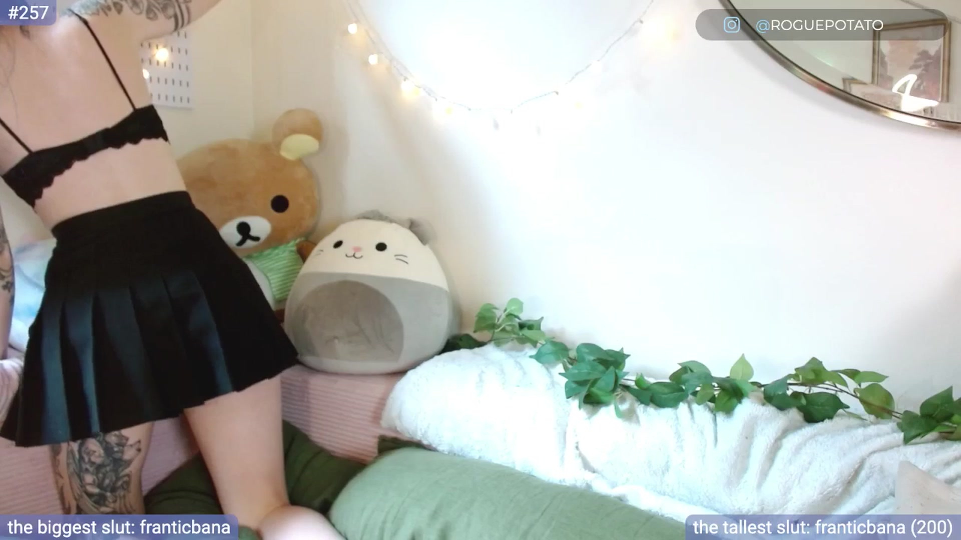 Gallery image thumbnail from sluttypotato_'s myfreecams stream on, 08/02/2025, 20:05 image 9 of 20