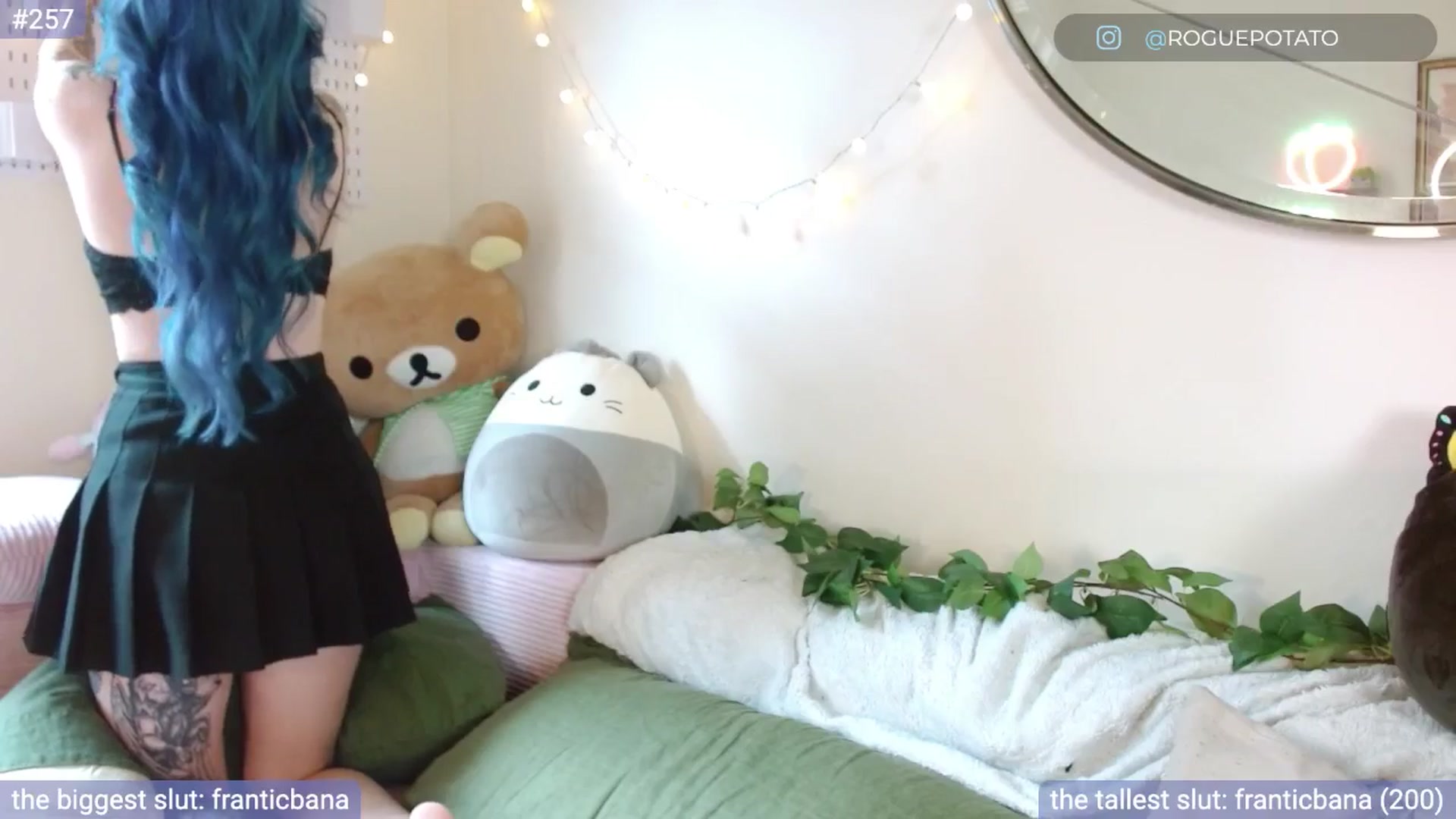 Gallery image thumbnail from sluttypotato_'s myfreecams stream on, 08/02/2025, 20:05 image 10 of 20
