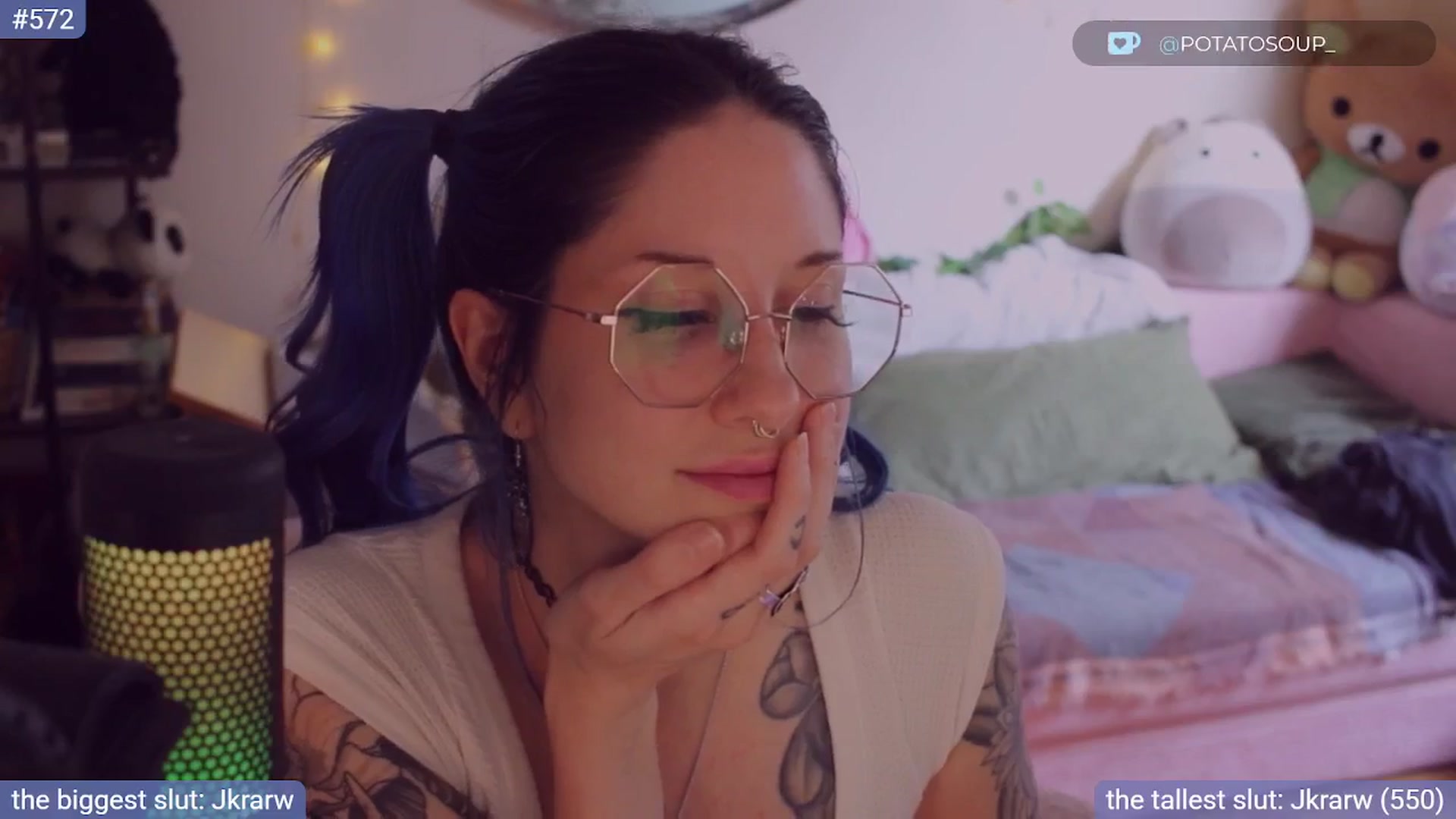 Gallery image thumbnail from sluttypotato_'s myfreecams stream on, 08/06/2025, 02:03 image 10 of 20
