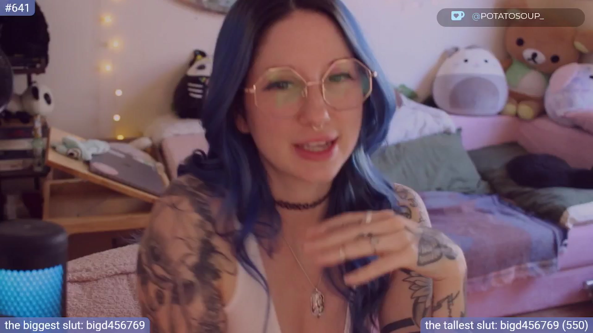 Gallery image thumbnail from sluttypotato_'s myfreecams stream on, 08/08/2025, 01:44 image 1 of 20