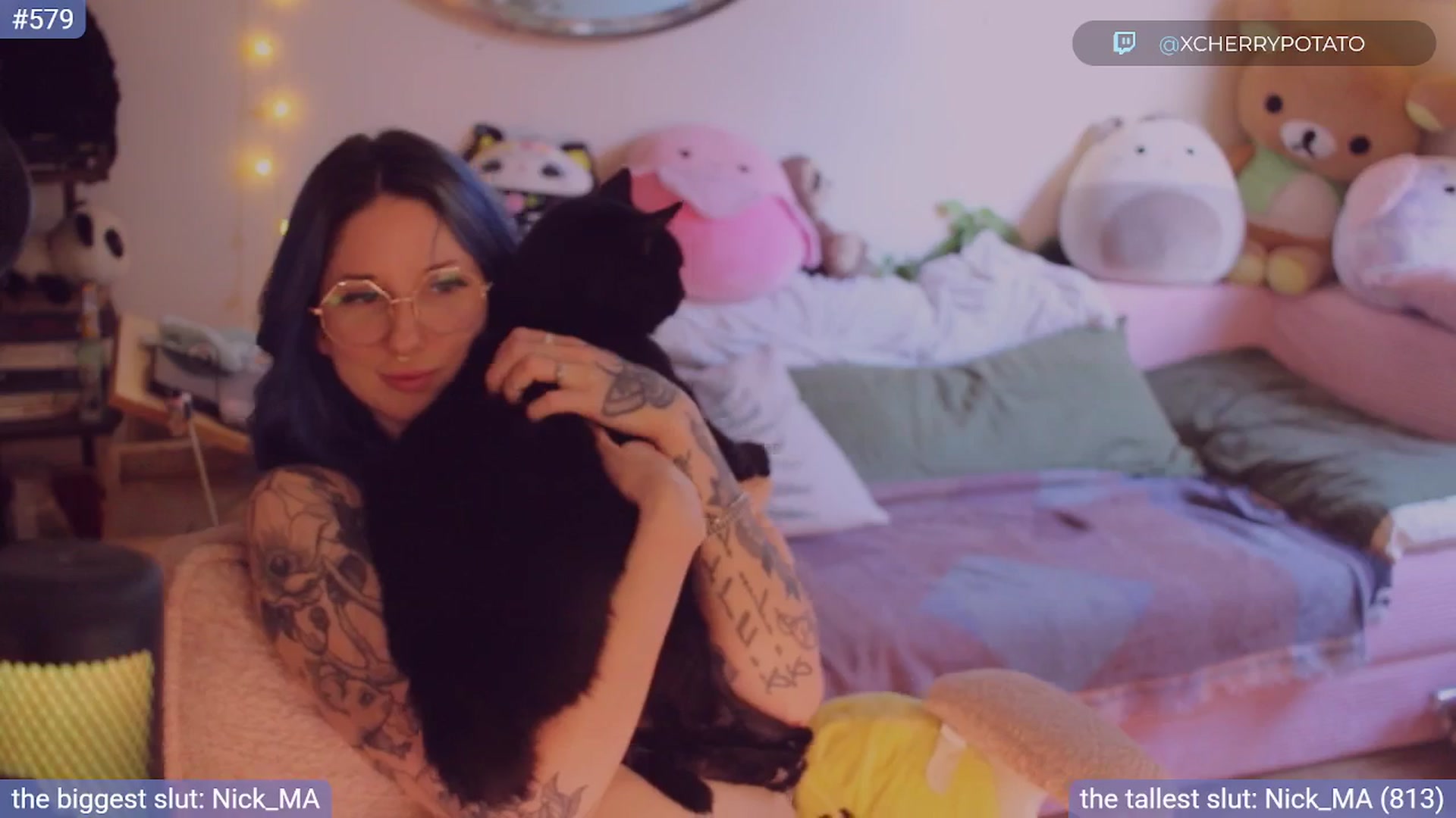 Gallery image thumbnail from sluttypotato_'s myfreecams stream on, 08/08/2025, 01:44 image 15 of 20