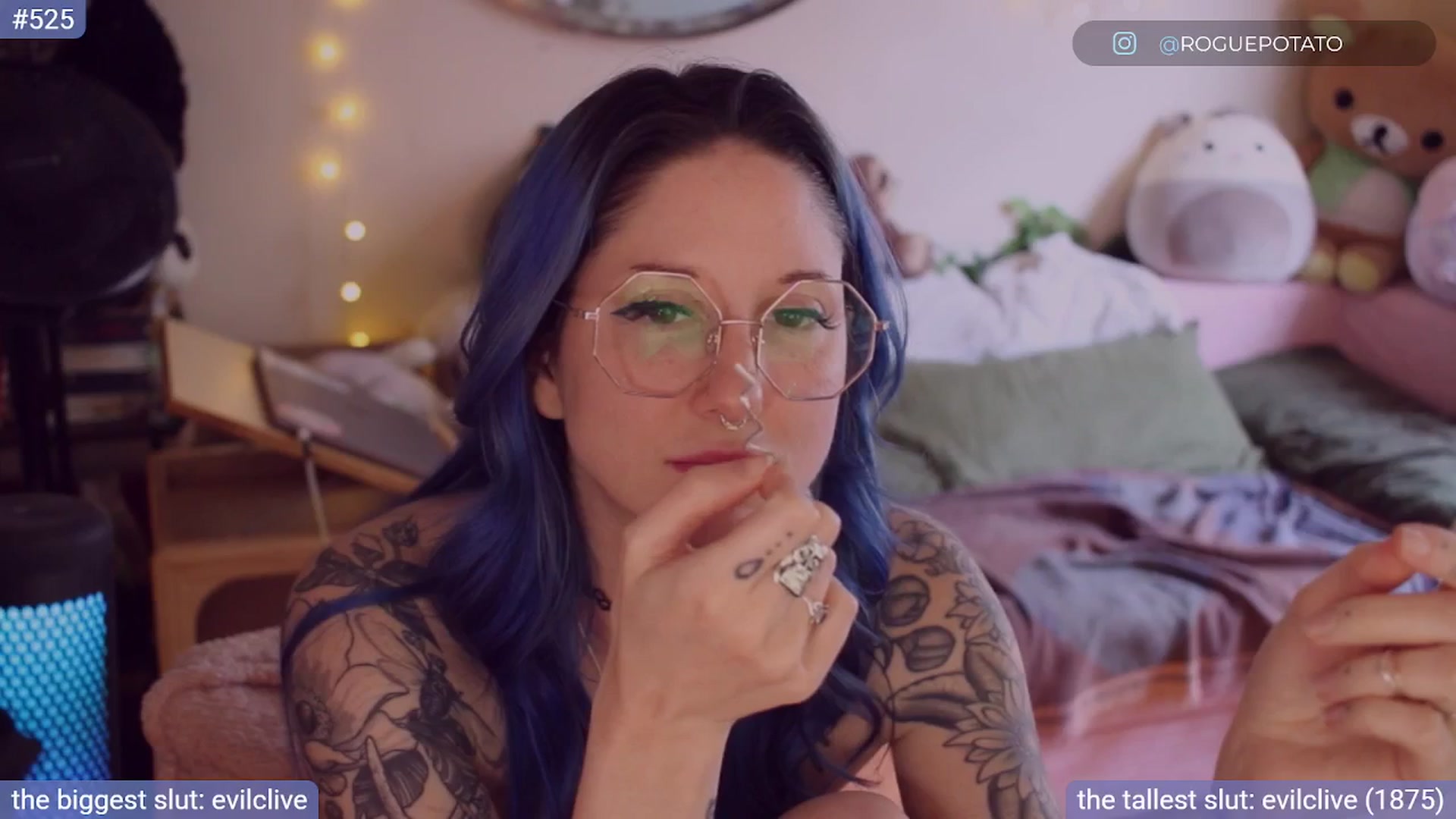 Gallery image thumbnail from sluttypotato_'s myfreecams stream on, 08/09/2025, 01:22 image 11 of 20