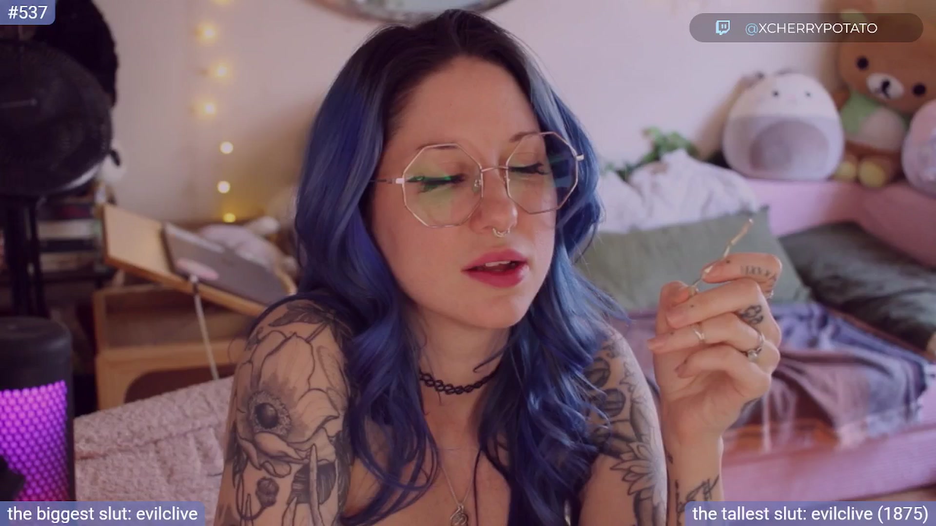 Gallery image thumbnail from sluttypotato_'s myfreecams stream on, 08/09/2025, 01:22 image 8 of 20