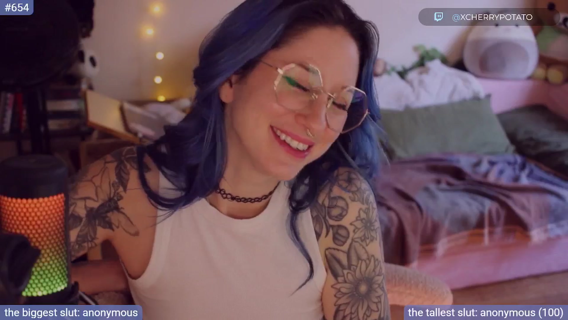 Gallery image thumbnail from sluttypotato_'s myfreecams stream on, 08/09/2025, 01:22 image 4 of 20