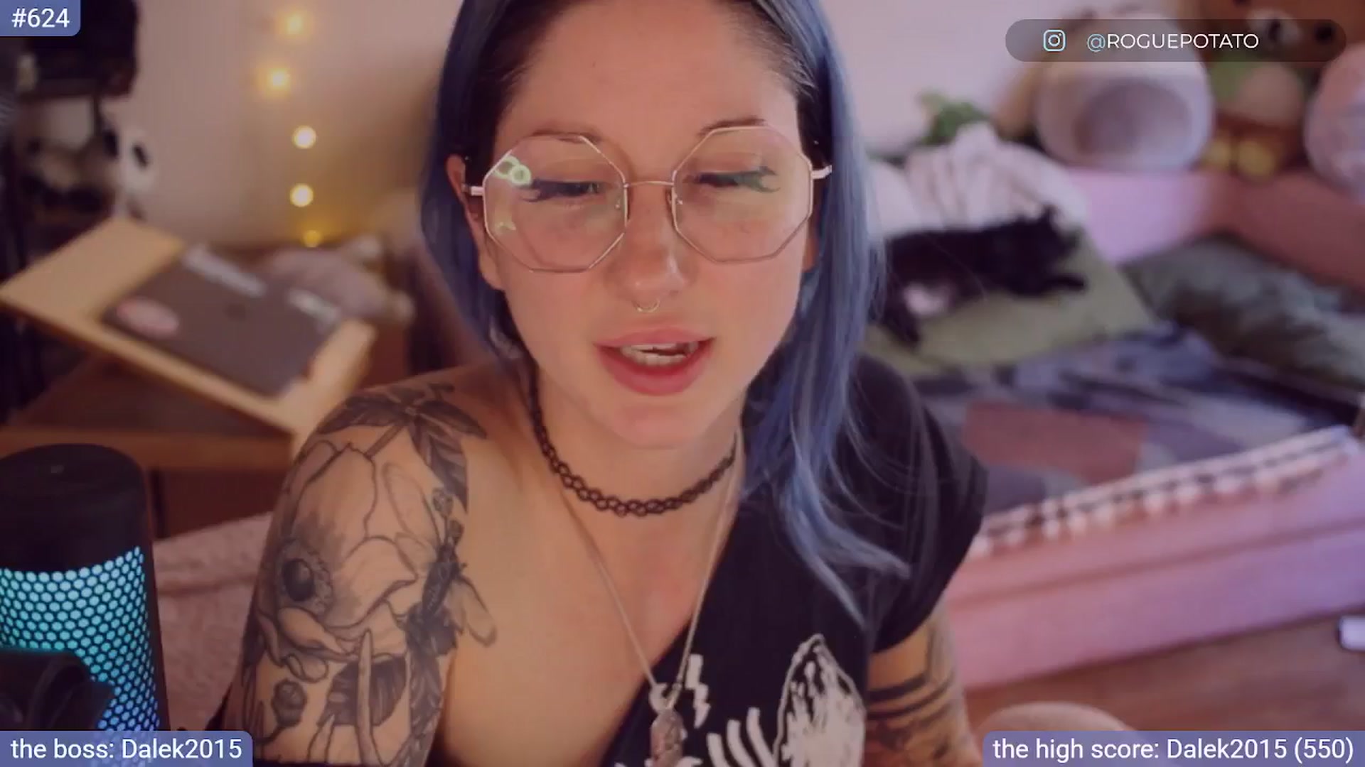 Gallery image thumbnail from sluttypotato_'s myfreecams stream on, 08/12/2025, 24:52 image 8 of 20
