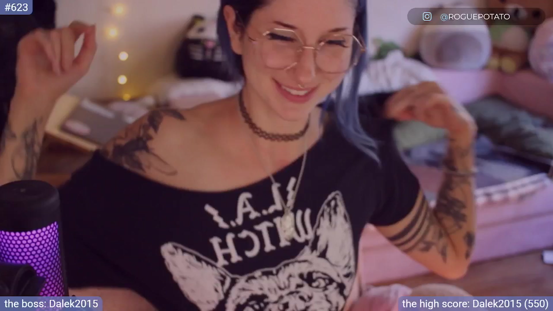 Gallery image thumbnail from sluttypotato_'s myfreecams stream on, 08/12/2025, 24:52 image 6 of 20