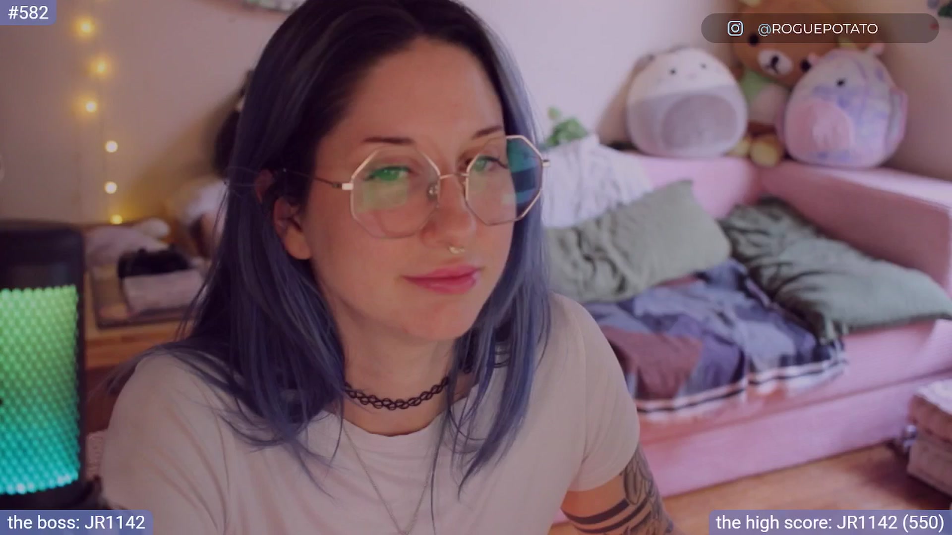 Gallery image thumbnail from sluttypotato_'s myfreecams stream on, 08/19/2025, 01:42 image 16 of 20