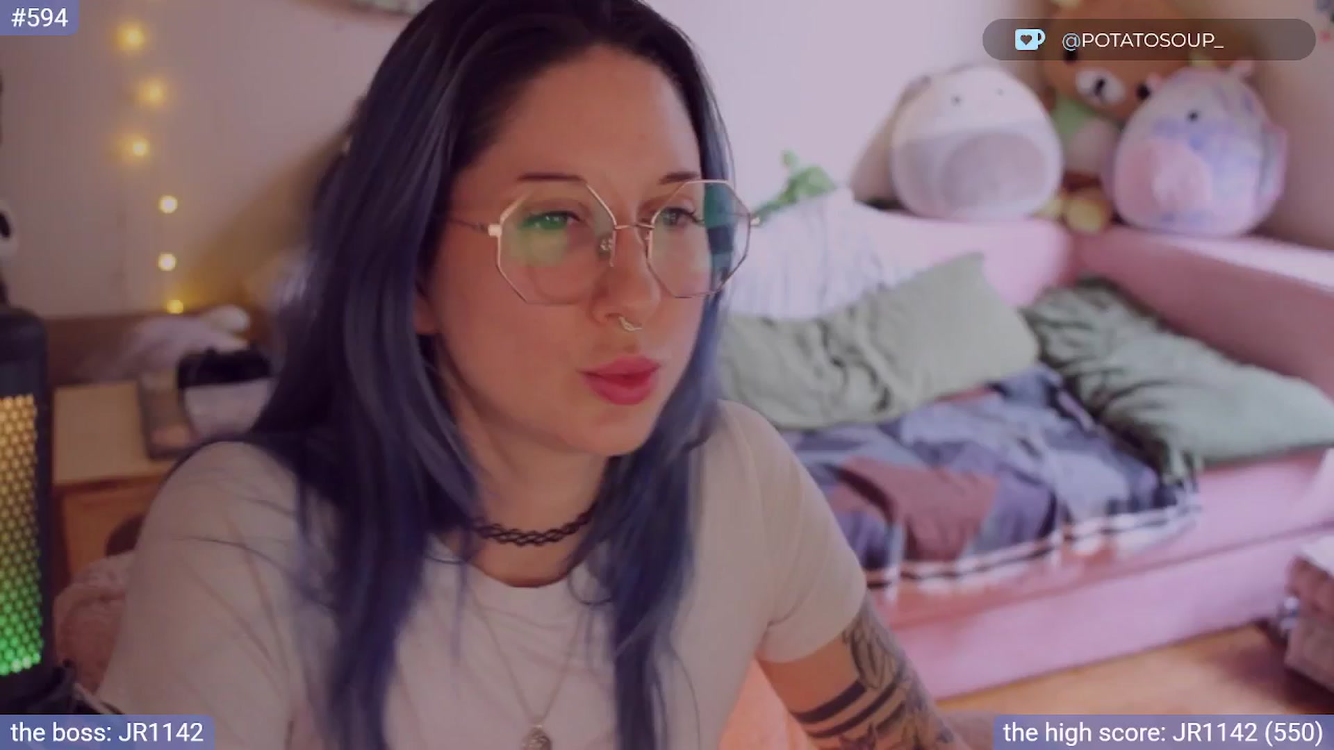 Gallery image thumbnail from sluttypotato_'s myfreecams stream on, 08/19/2025, 01:42 image 11 of 20