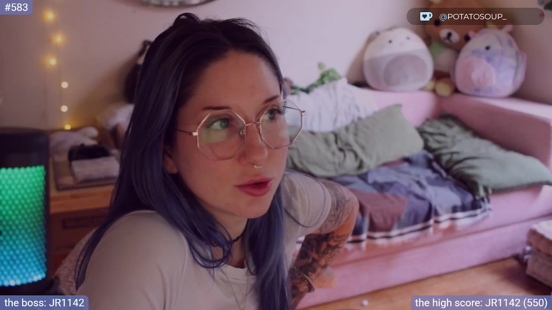 Gallery image thumbnail from sluttypotato_'s myfreecams stream on, 08/19/2025, 01:42 image 15 of 20