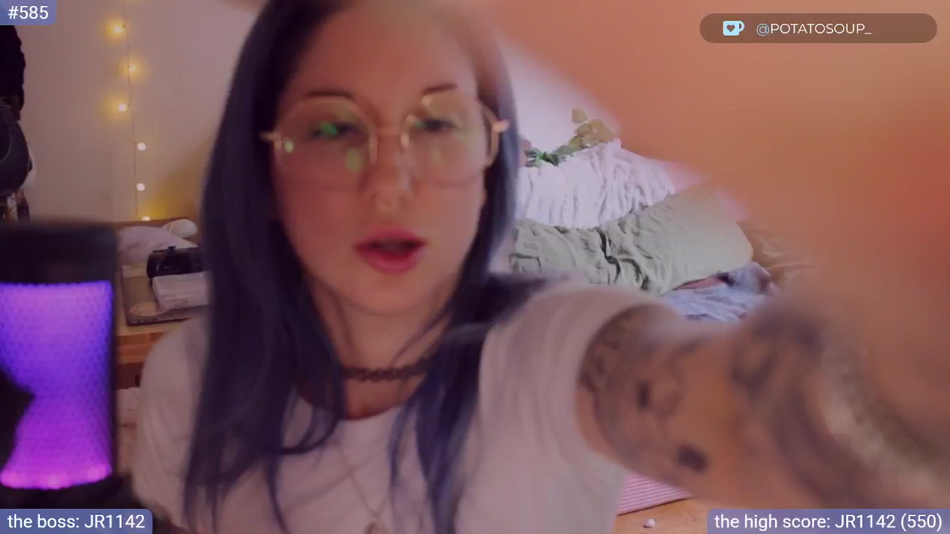 Gallery image thumbnail from sluttypotato_'s myfreecams stream on, 08/19/2025, 01:42 image 13 of 20