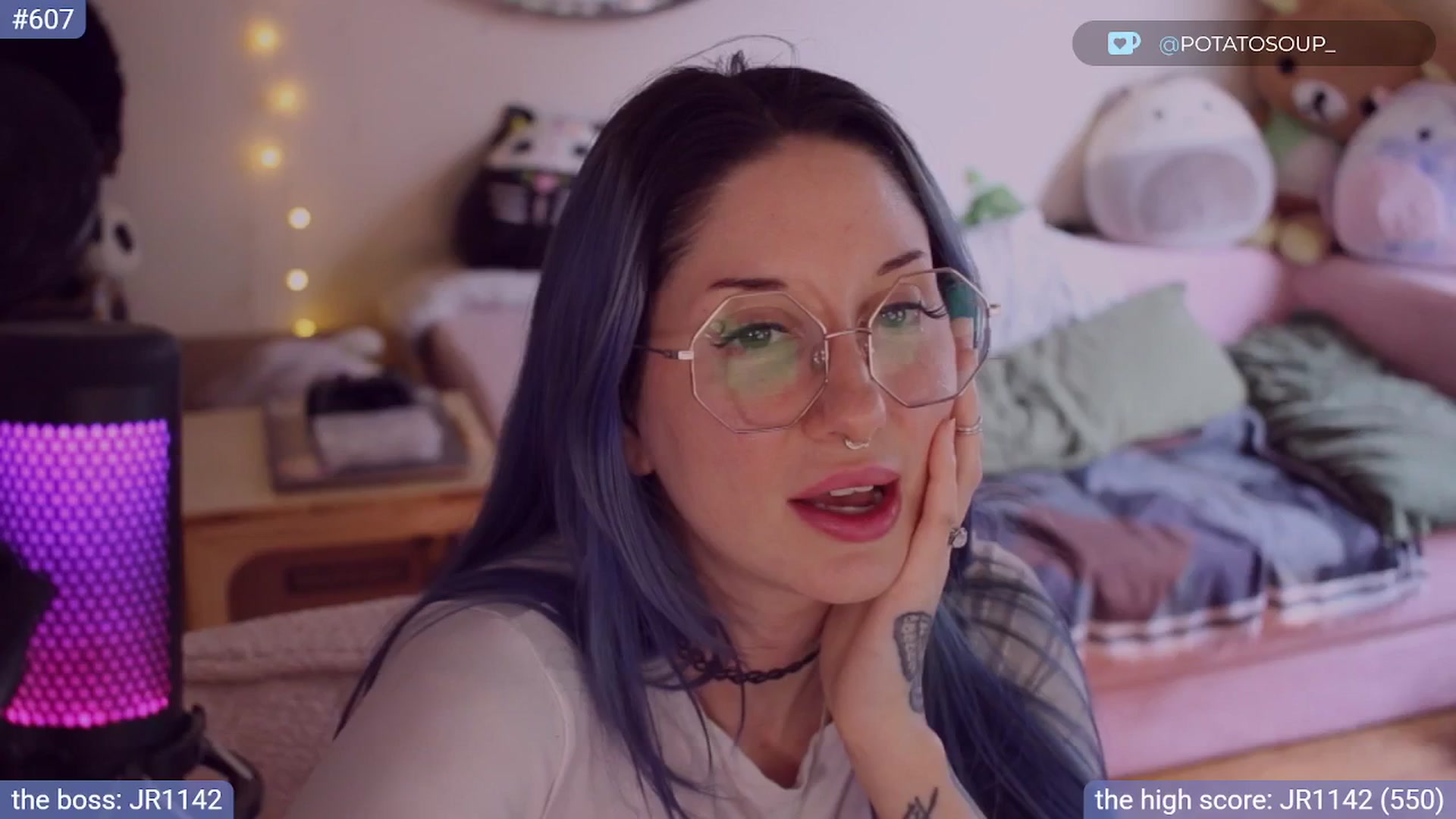 Gallery image thumbnail from sluttypotato_'s myfreecams stream on, 08/19/2025, 01:42 image 7 of 20