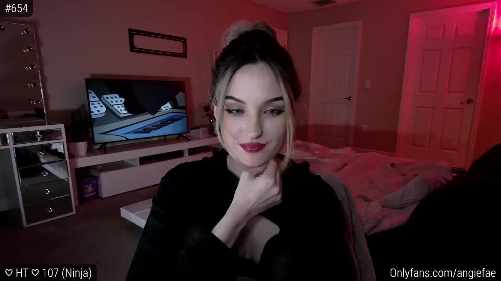 Gallery image thumbnail from sluttysushi's myfreecams stream on, 05/25/2024, 09:02 image 17 of 20