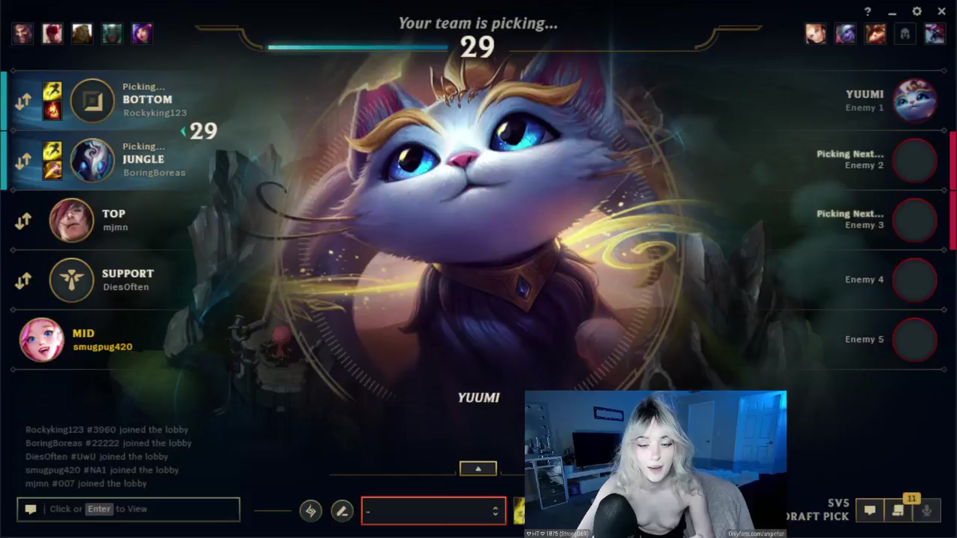 Gallery image thumbnail from sluttysushi's myfreecams stream on, 06/06/2024, 08:13 image 11 of 20