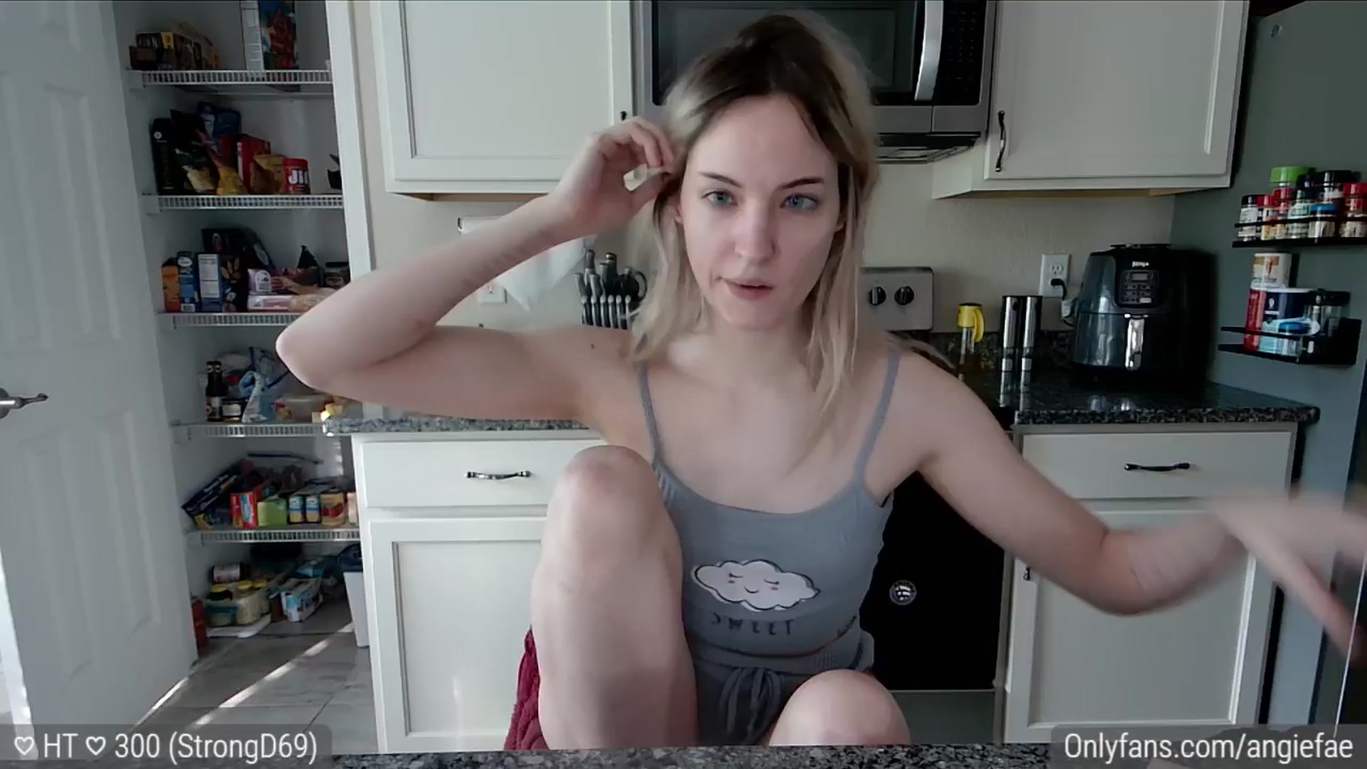 Gallery image thumbnail from sluttysushi's myfreecams stream on, 06/12/2024, 23:12 image 7 of 20
