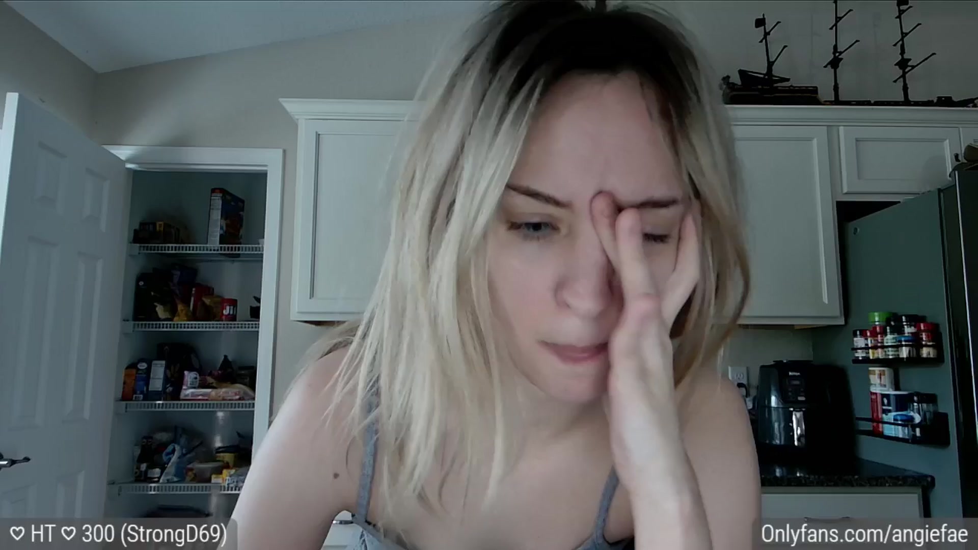 Gallery image thumbnail from sluttysushi's myfreecams stream on, 06/12/2024, 23:12 image 14 of 20