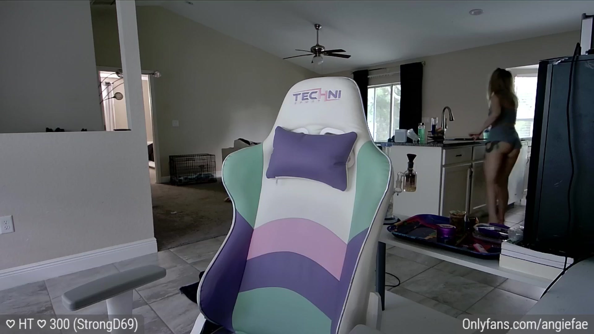 Gallery image thumbnail from sluttysushi's myfreecams stream on, 06/13/2024, 24:01 image 3 of 20