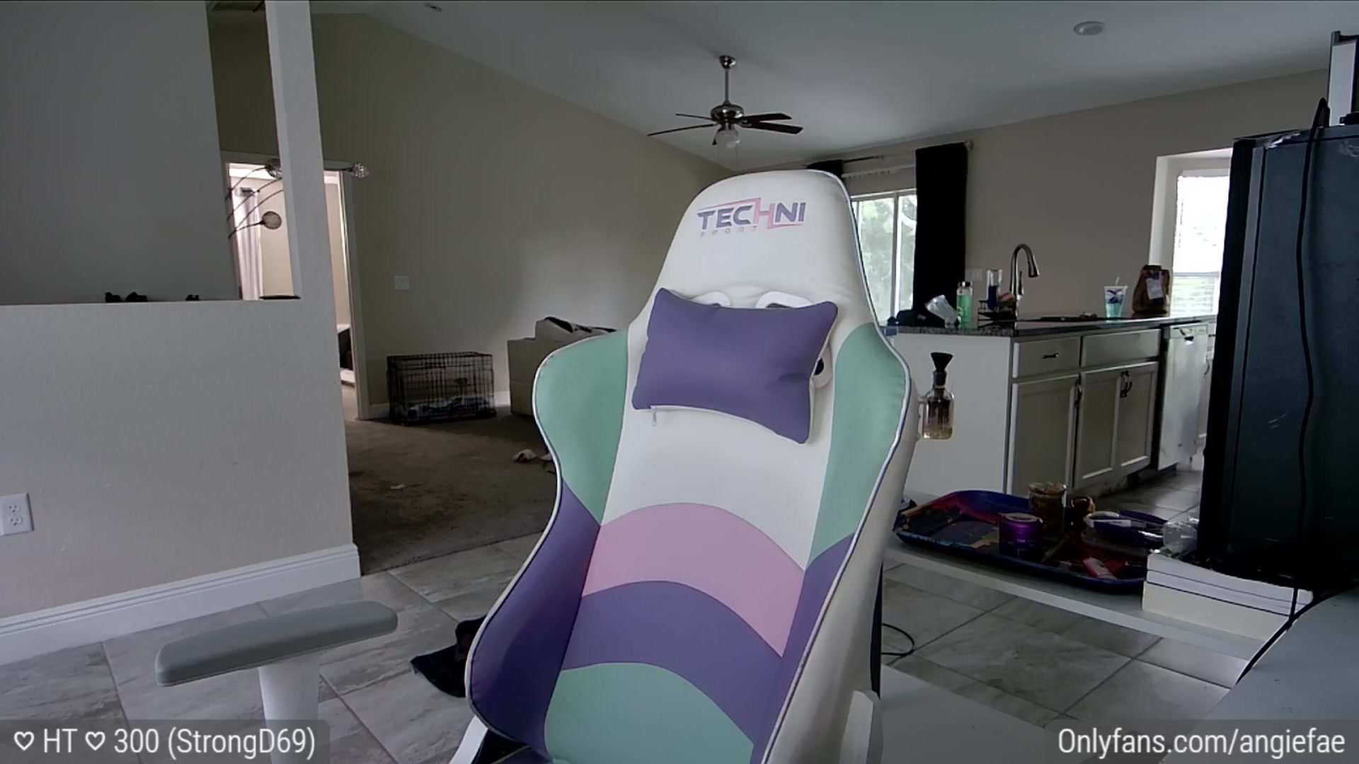 Gallery image thumbnail from sluttysushi's myfreecams stream on, 06/13/2024, 24:01 image 2 of 20