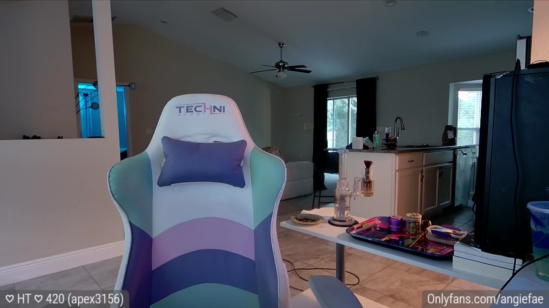 Gallery image thumbnail from sluttysushi's myfreecams stream on, 06/13/2024, 24:01 image 14 of 20