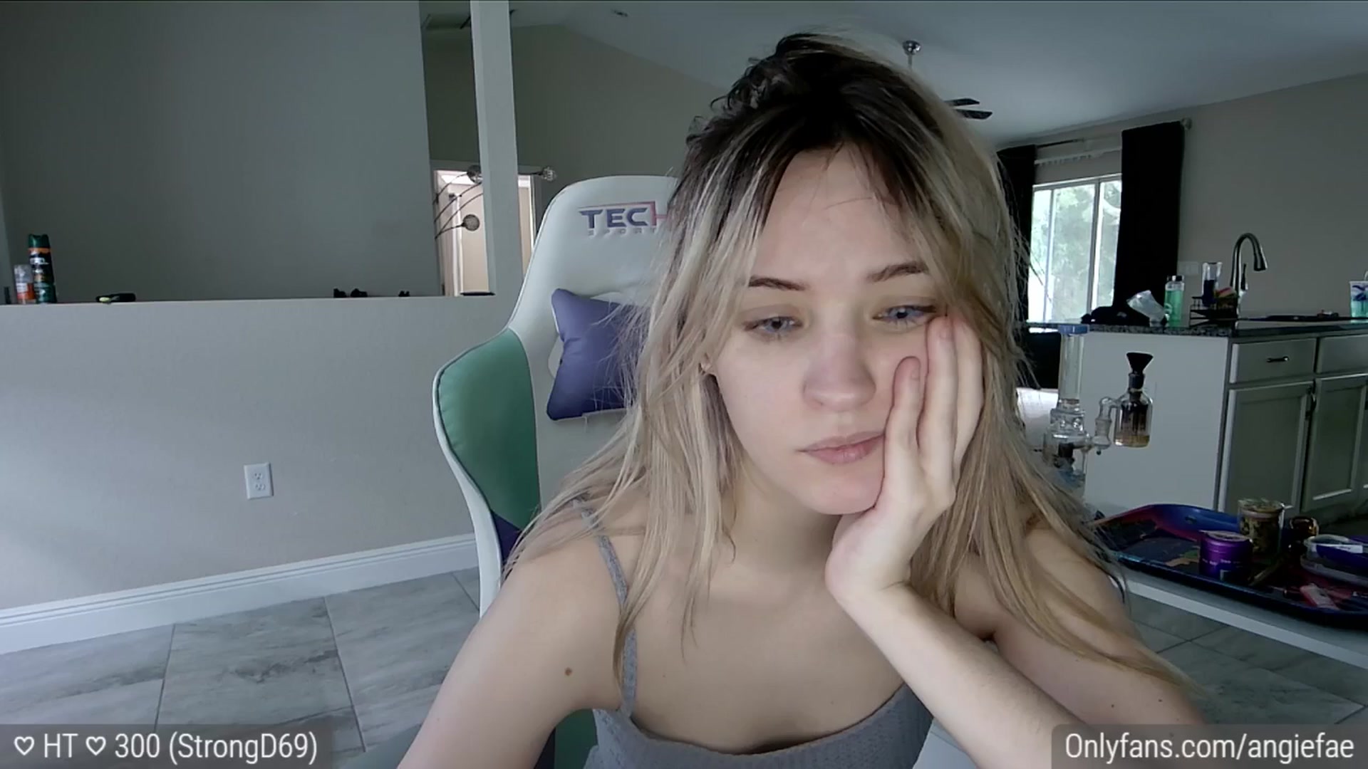 Gallery image thumbnail from sluttysushi's myfreecams stream on, 06/13/2024, 24:01 image 1 of 20