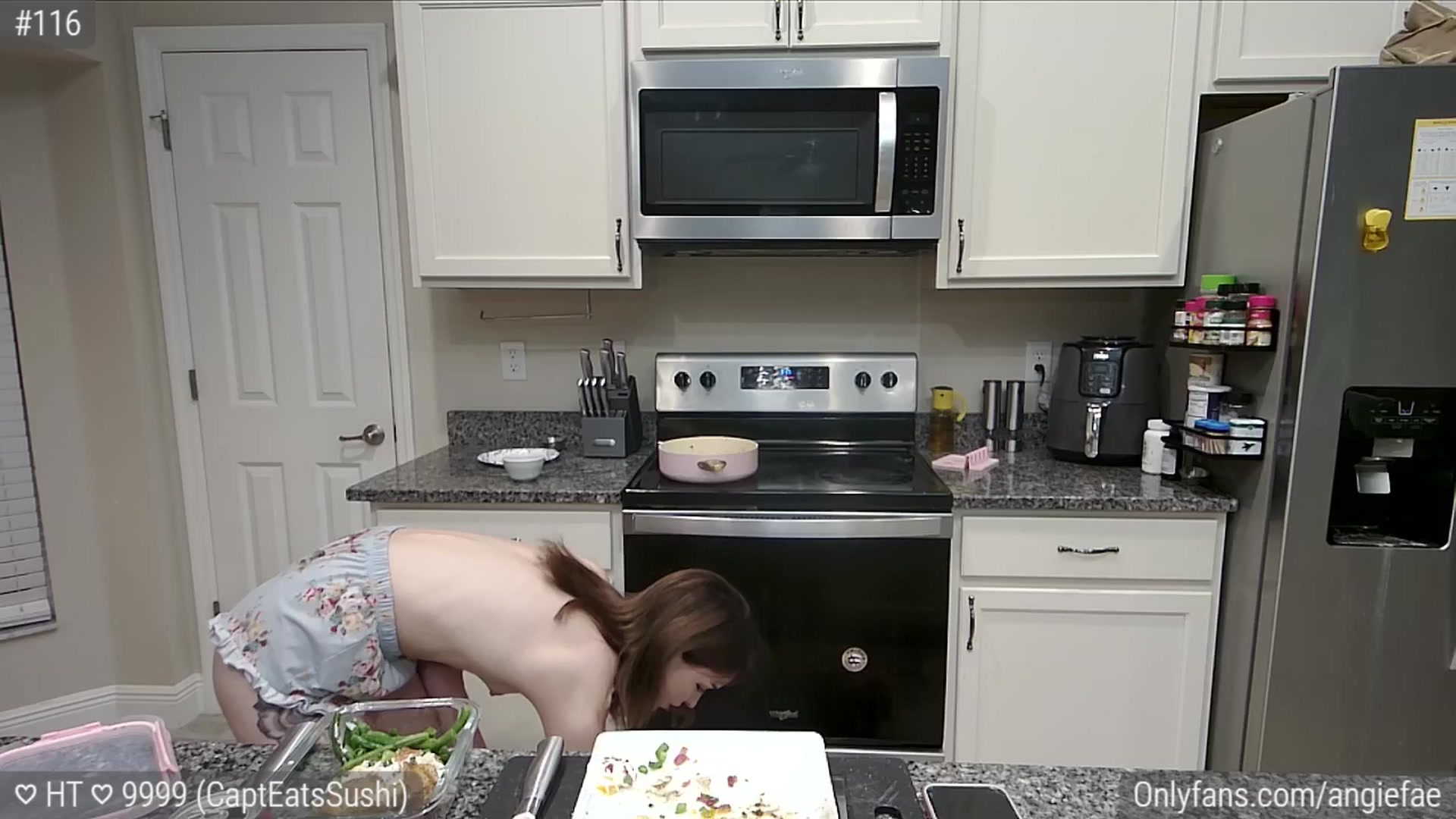 Gallery image thumbnail from sluttysushi's myfreecams stream on, 07/01/2024, 07:28 image 16 of 20