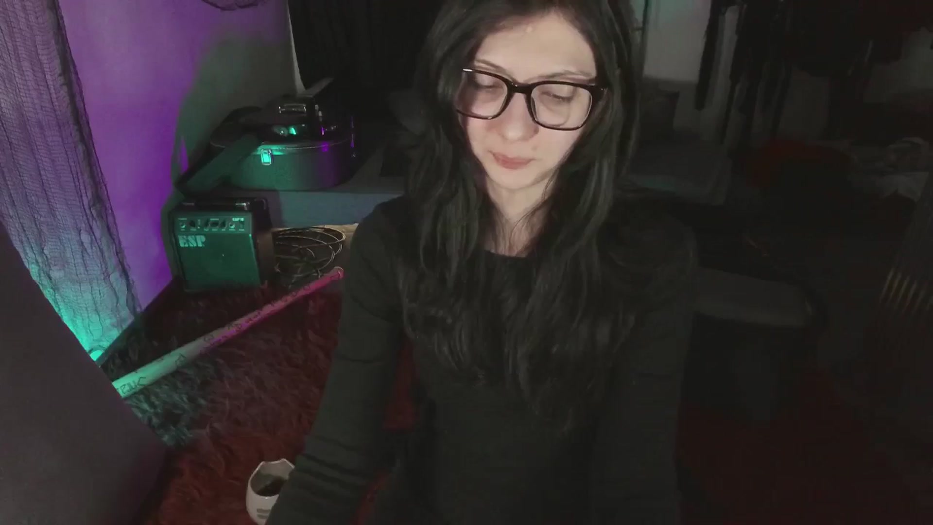 Gallery image thumbnail from snots's myfreecams stream on, 06/23/2024, 07:08 image 1 of 20