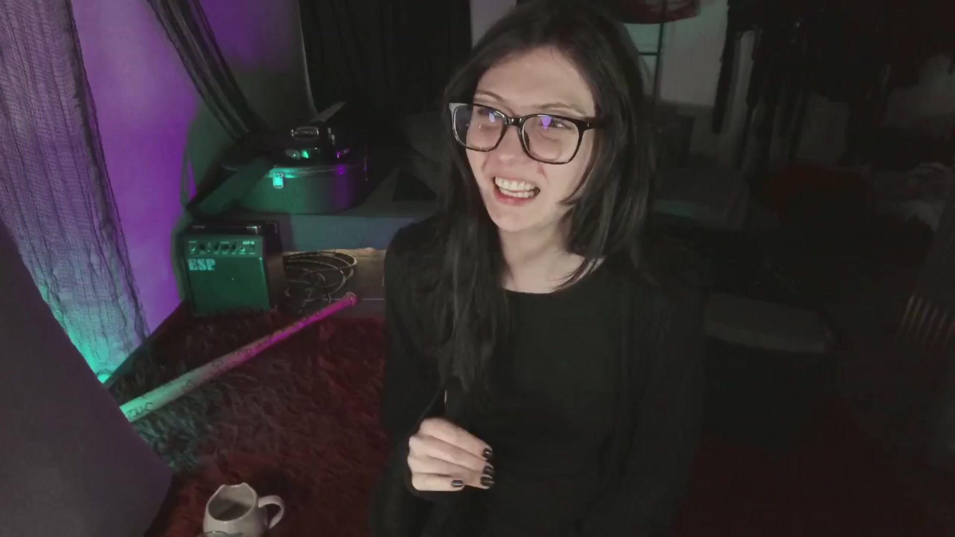 Gallery image thumbnail from snots's myfreecams stream on, 06/23/2024, 07:08 image 19 of 20