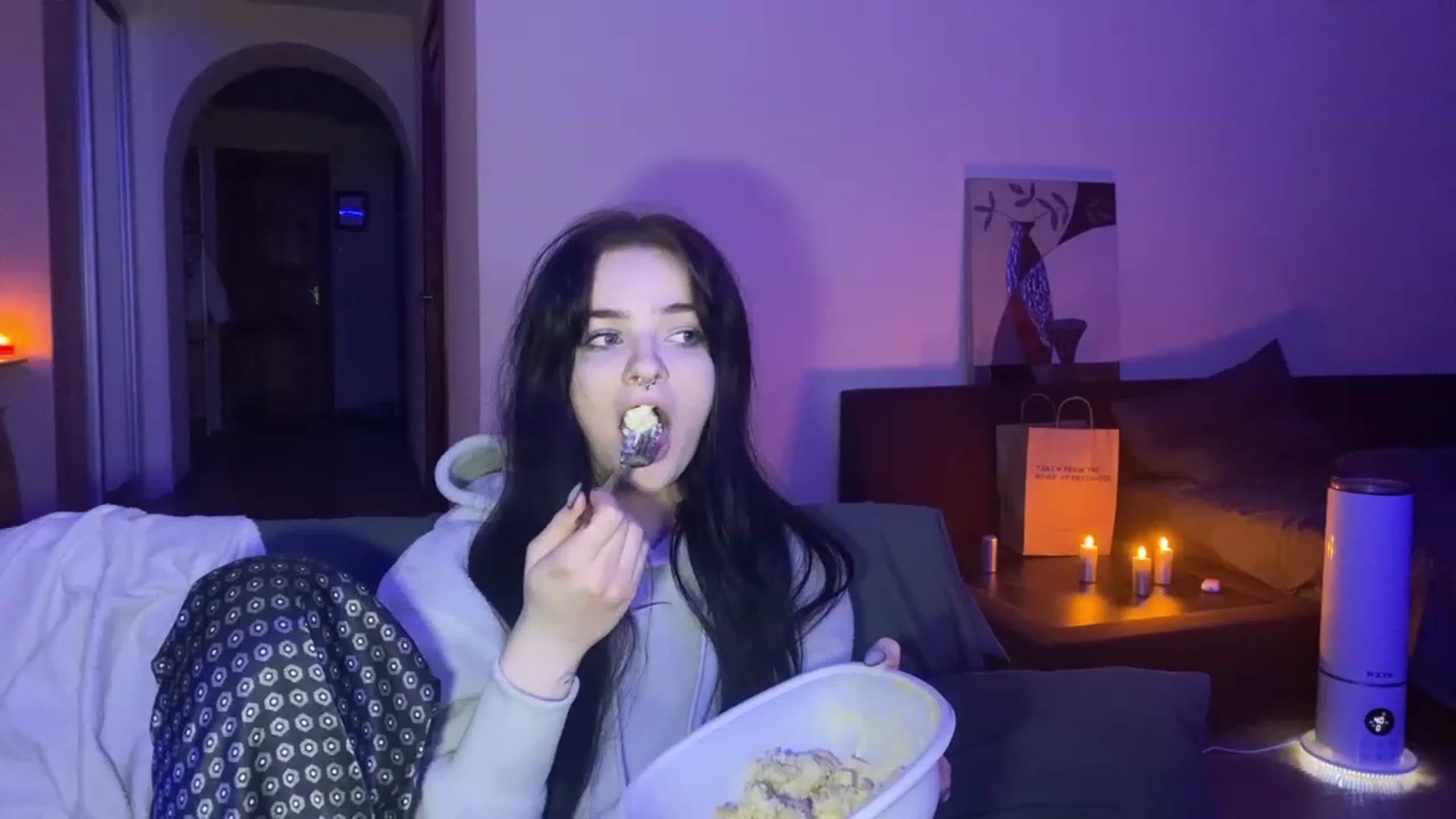 Gallery image thumbnail from sofancysoul's myfreecams stream on, 12/15/2022, 15:19 image 17 of 20