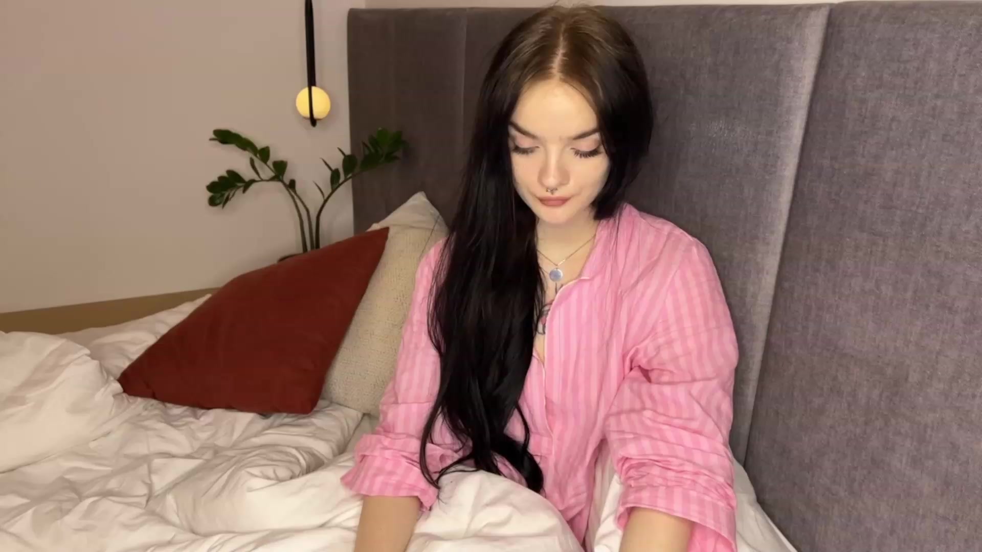 Gallery image thumbnail from sofancysoul's myfreecams stream on, 12/21/2022, 22:20 image 12 of 20