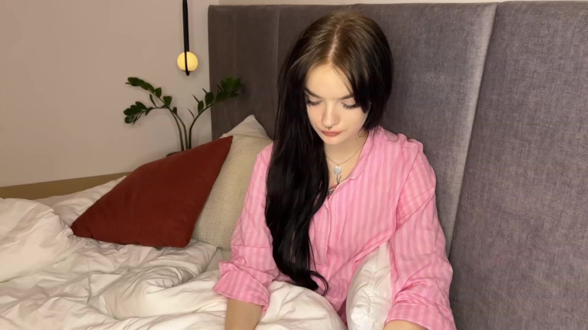 Gallery image thumbnail from sofancysoul's myfreecams stream on, 12/21/2022, 22:20 image 4 of 20