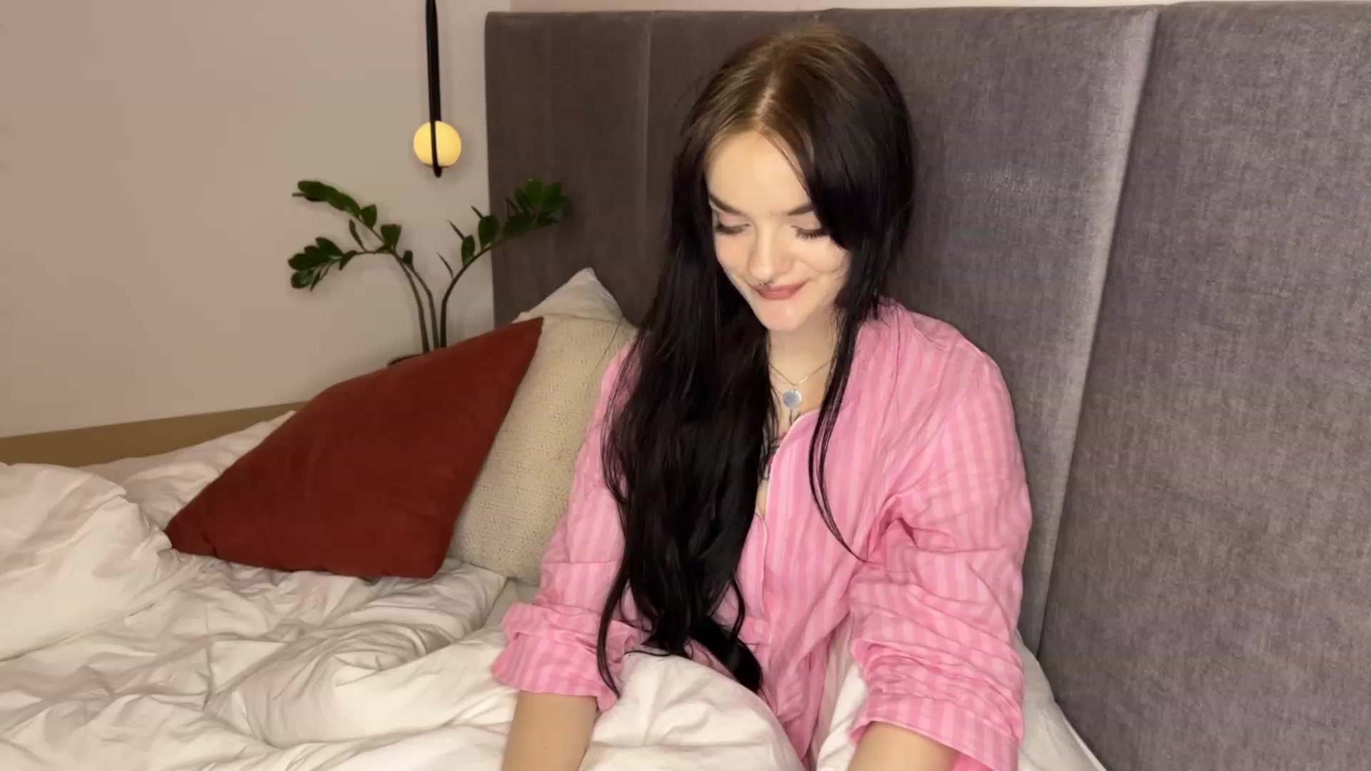 Gallery image thumbnail from sofancysoul's myfreecams stream on, 12/21/2022, 22:20 image 13 of 20