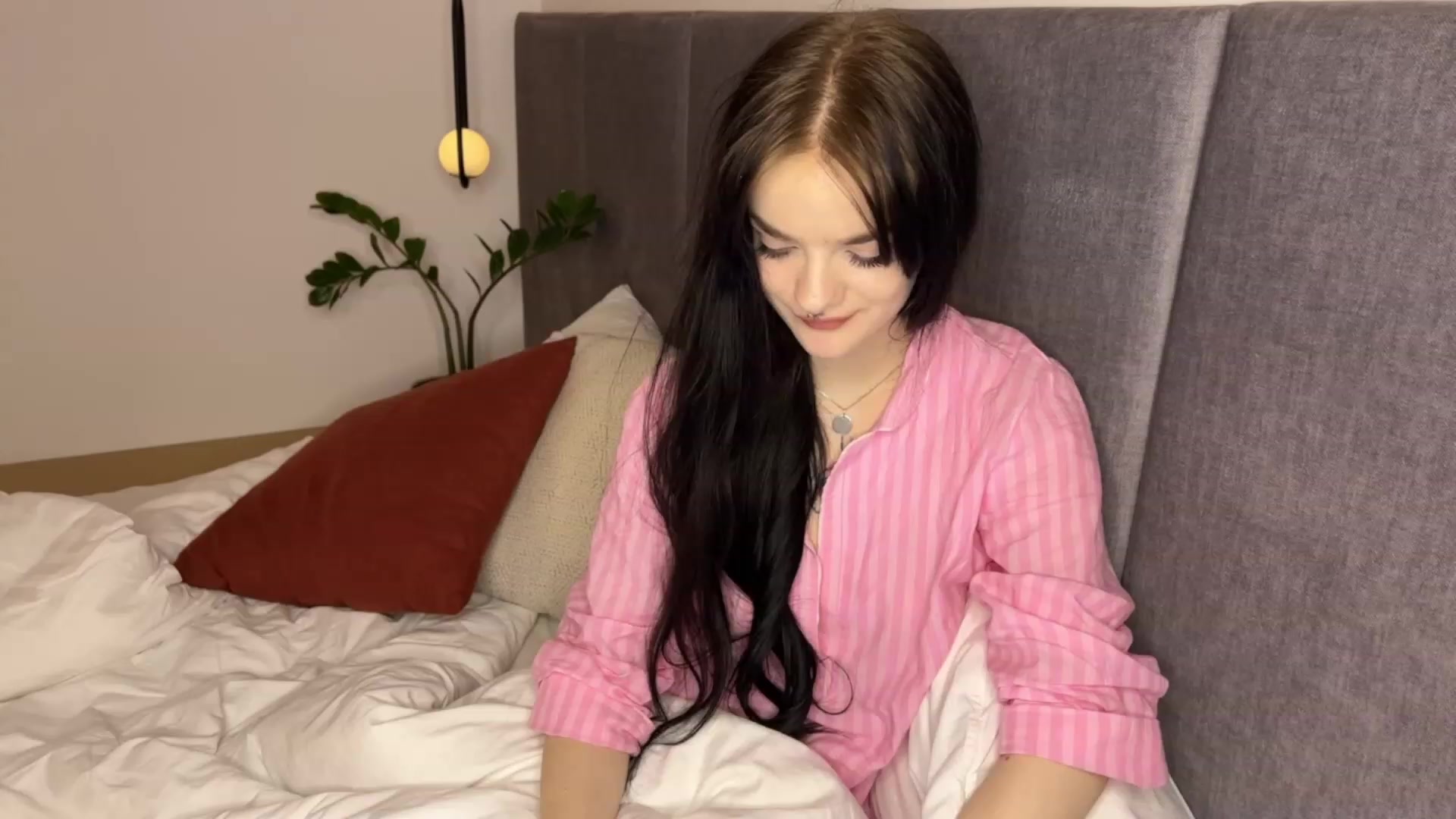 Gallery image thumbnail from sofancysoul's myfreecams stream on, 12/21/2022, 22:20 image 8 of 20