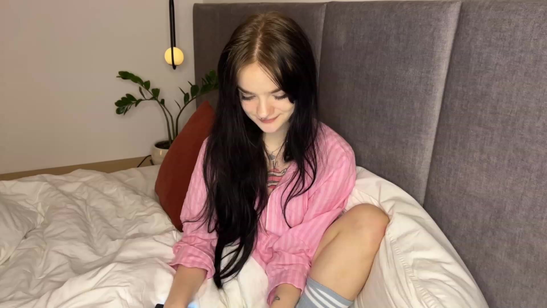 Gallery image thumbnail from sofancysoul's myfreecams stream on, 12/22/2022, 24:24 image 19 of 20