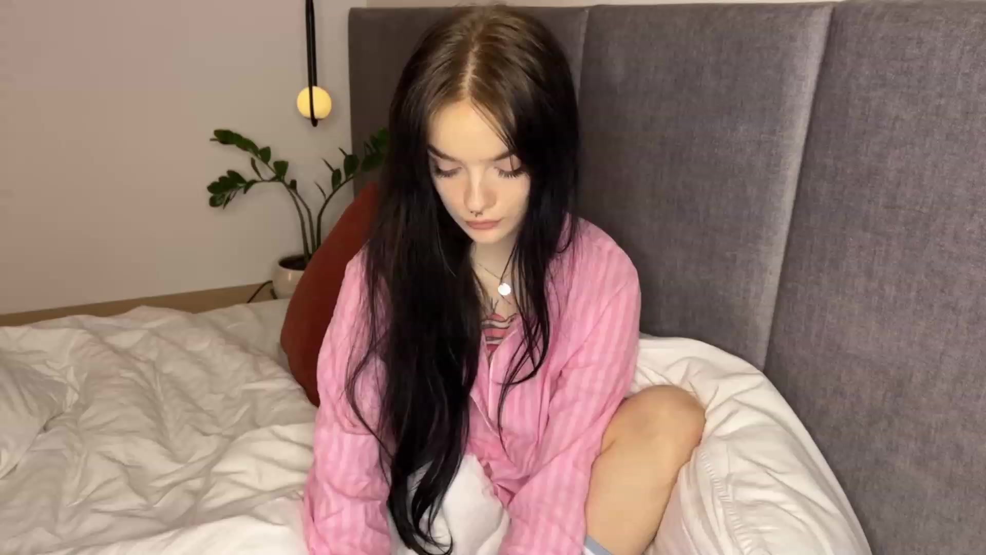 Gallery image thumbnail from sofancysoul's myfreecams stream on, 12/22/2022, 24:24 image 9 of 20