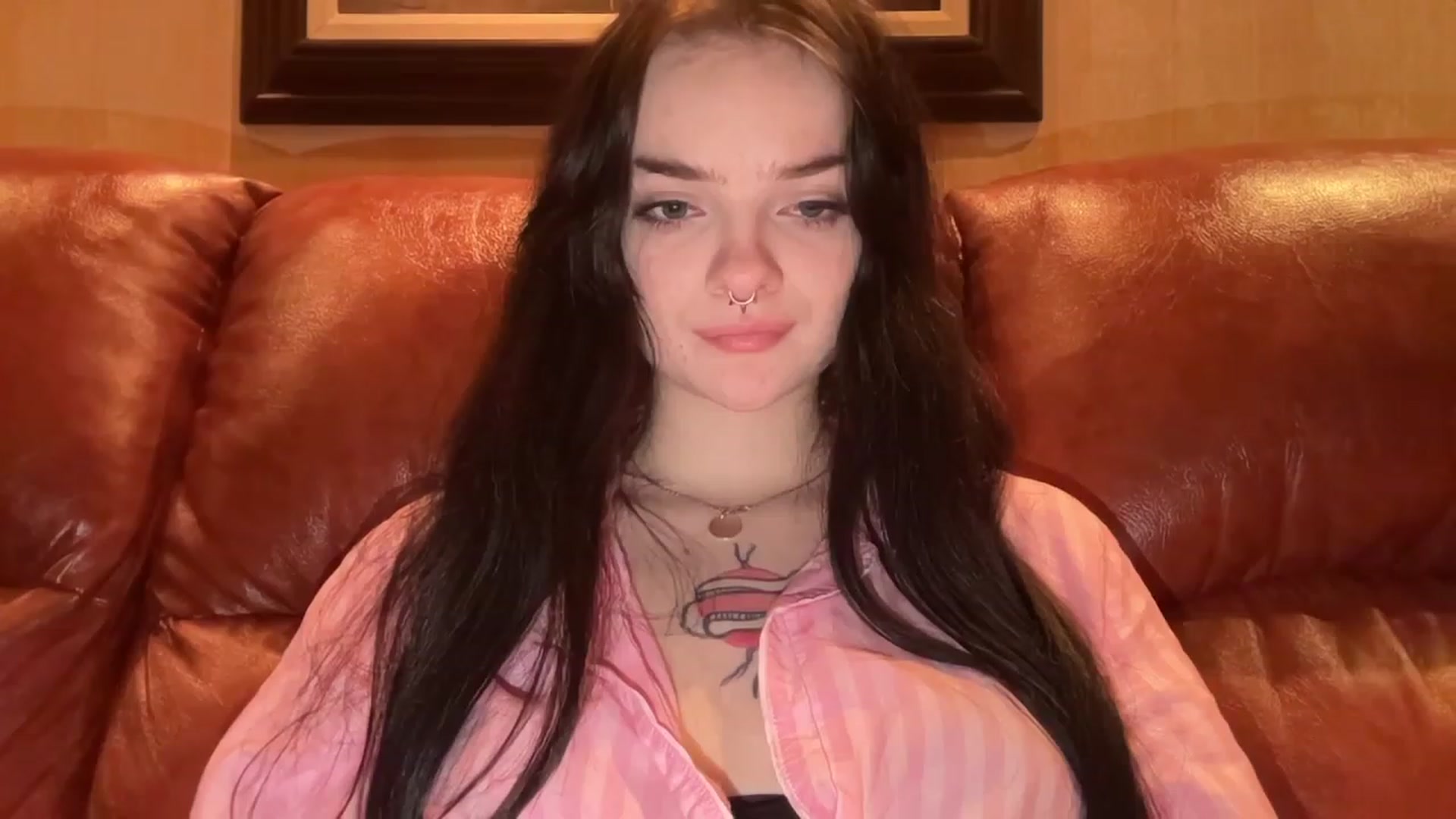 Gallery image thumbnail from sofancysoul's myfreecams stream on, 01/06/2023, 01:02 image 17 of 20