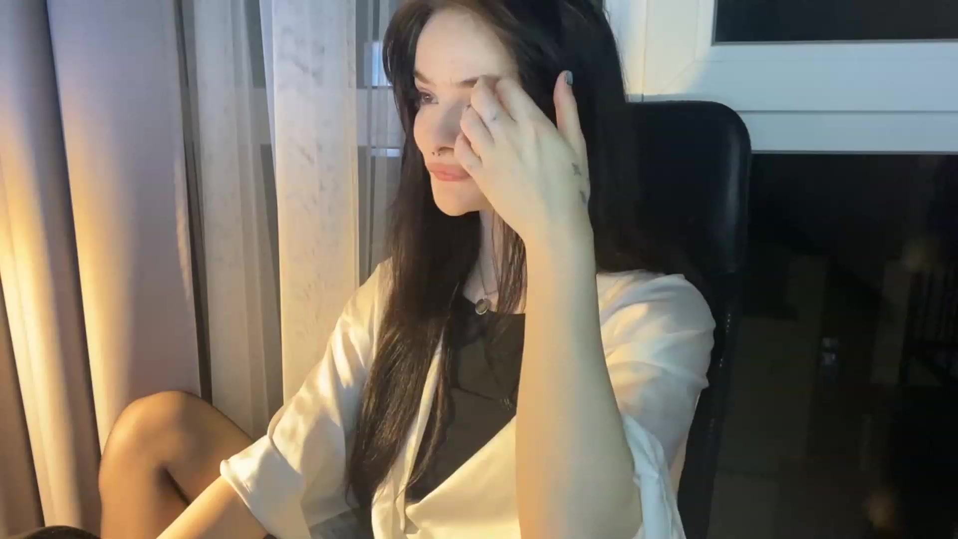 Gallery image thumbnail from sofancysoul's myfreecams stream on, 01/10/2023, 01:19 image 10 of 20