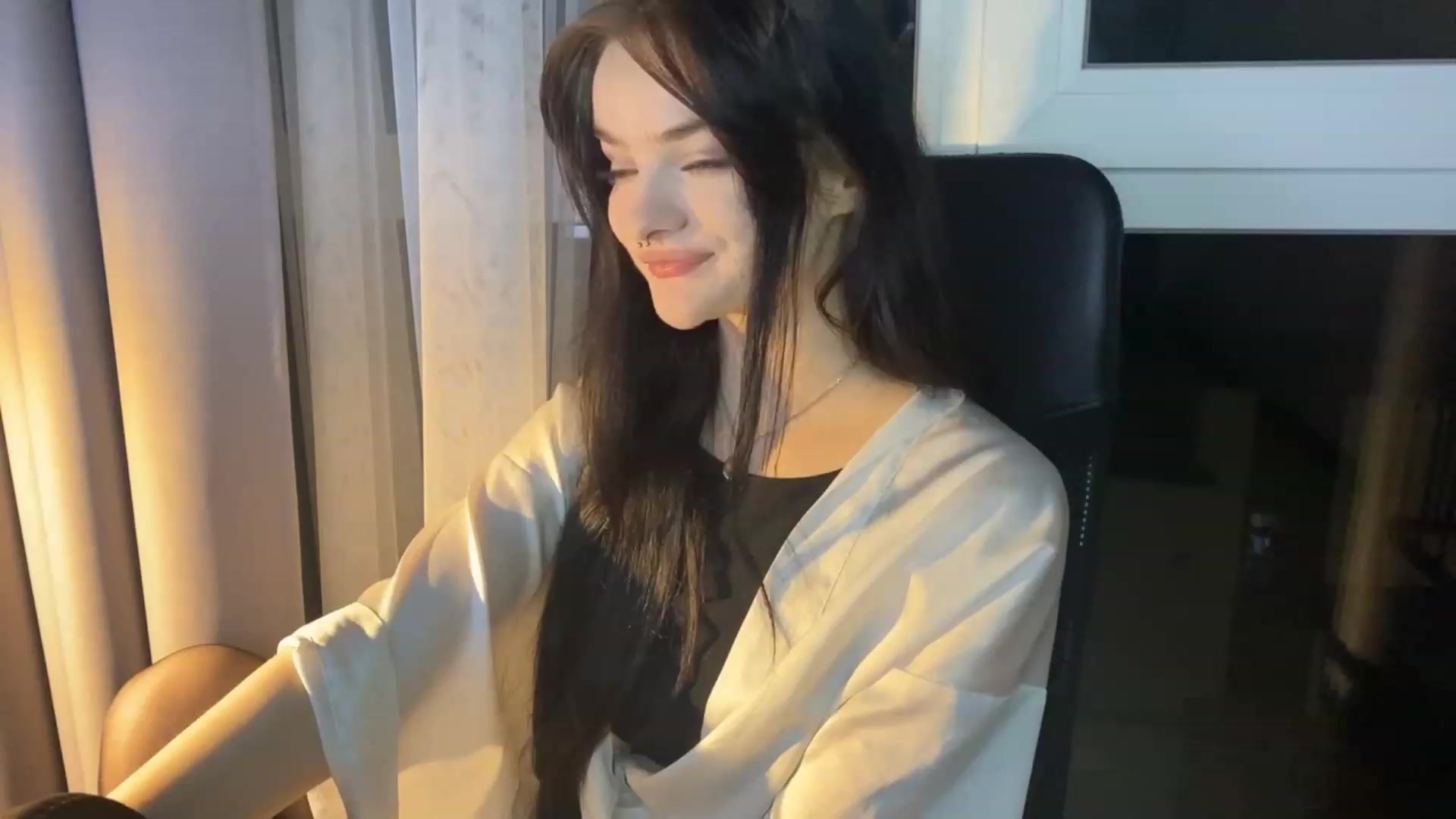 Gallery image thumbnail from sofancysoul's myfreecams stream on, 01/10/2023, 01:19 image 4 of 20