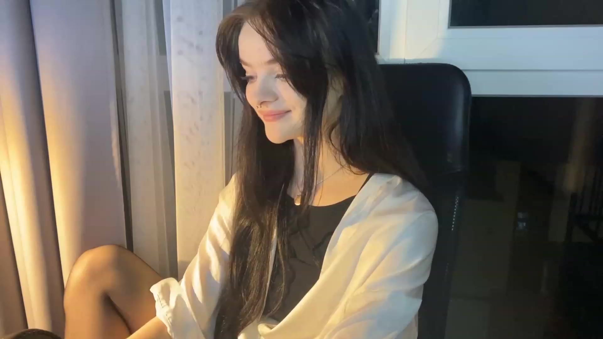 Gallery image thumbnail from sofancysoul's myfreecams stream on, 01/10/2023, 01:19 image 9 of 20