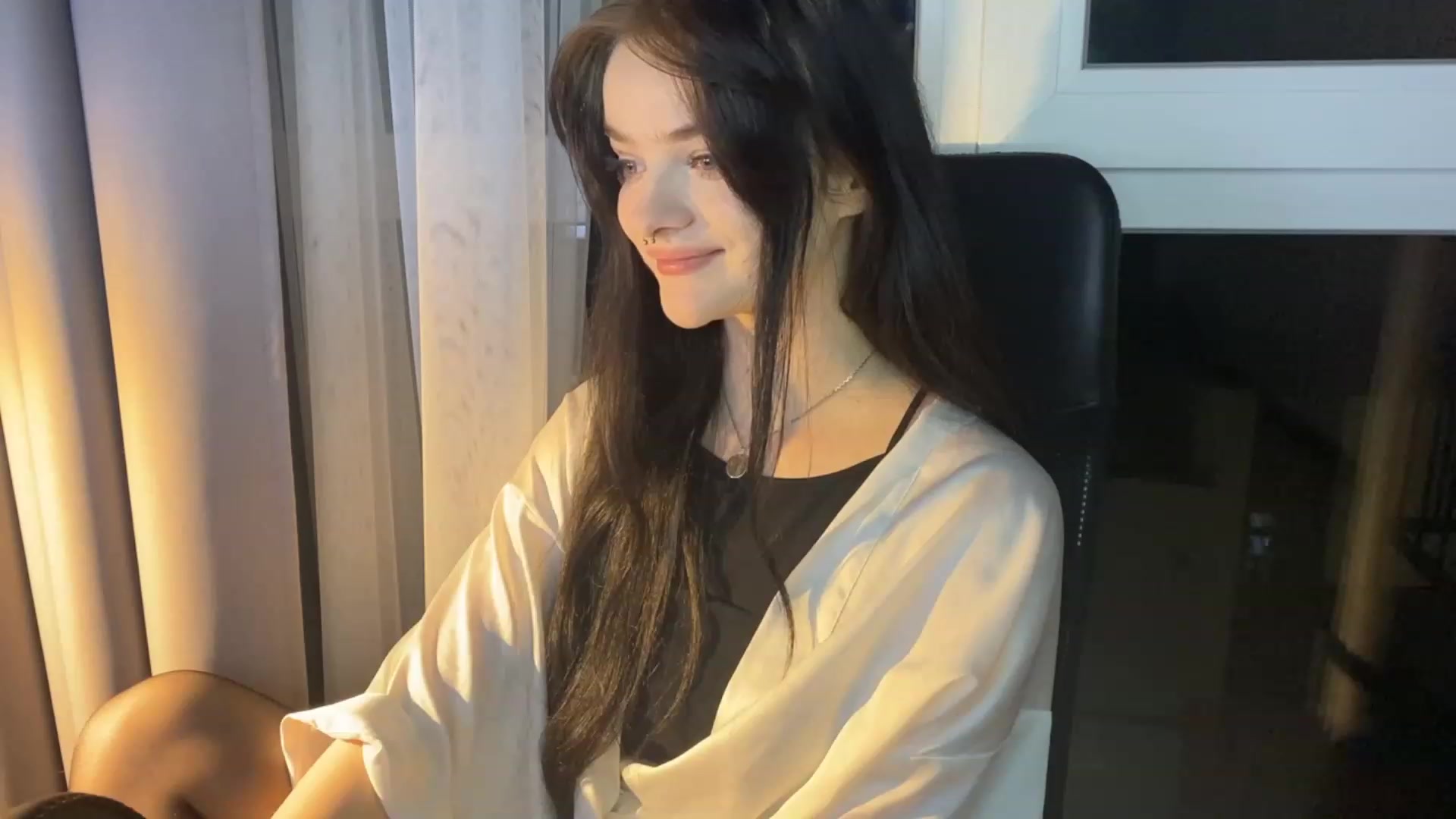 Gallery image thumbnail from sofancysoul's myfreecams stream on, 01/10/2023, 01:19 image 6 of 20