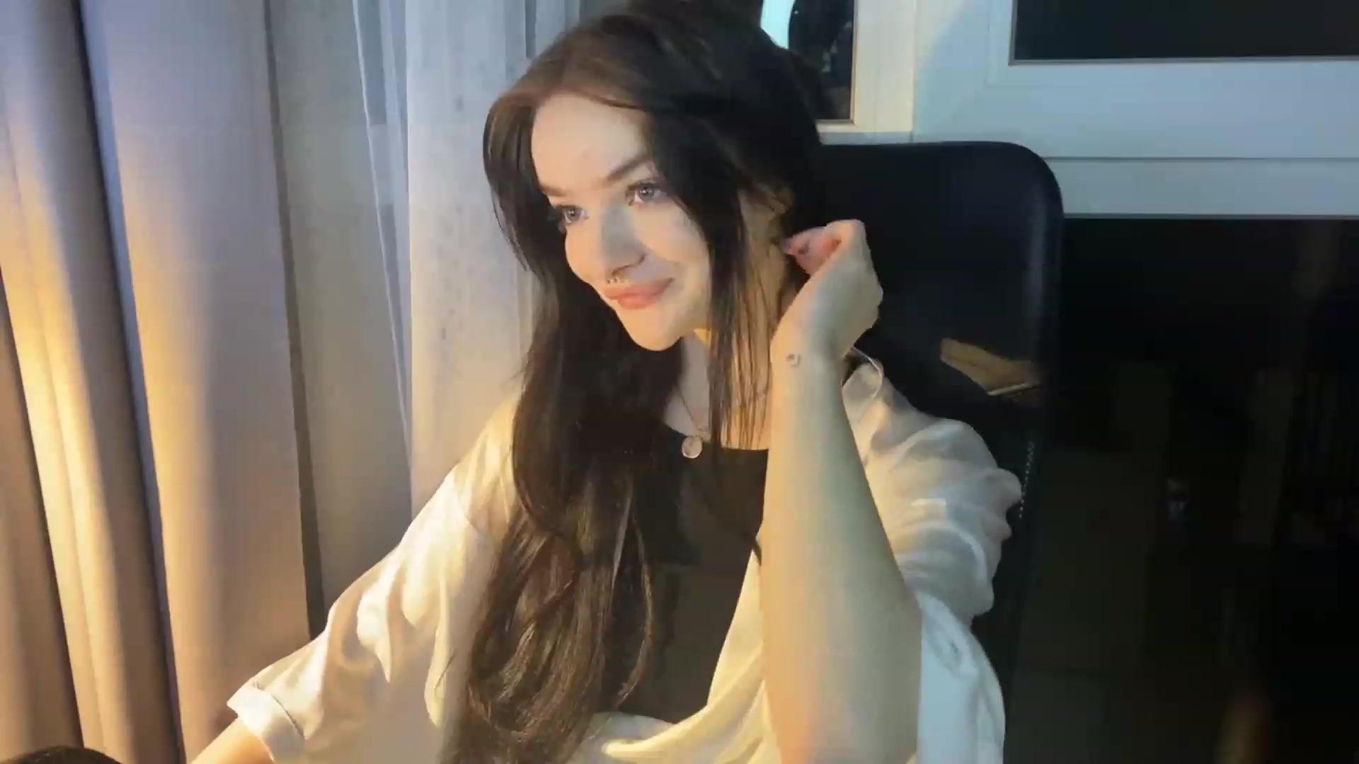 Gallery image thumbnail from sofancysoul's myfreecams stream on, 01/10/2023, 01:19 image 16 of 20
