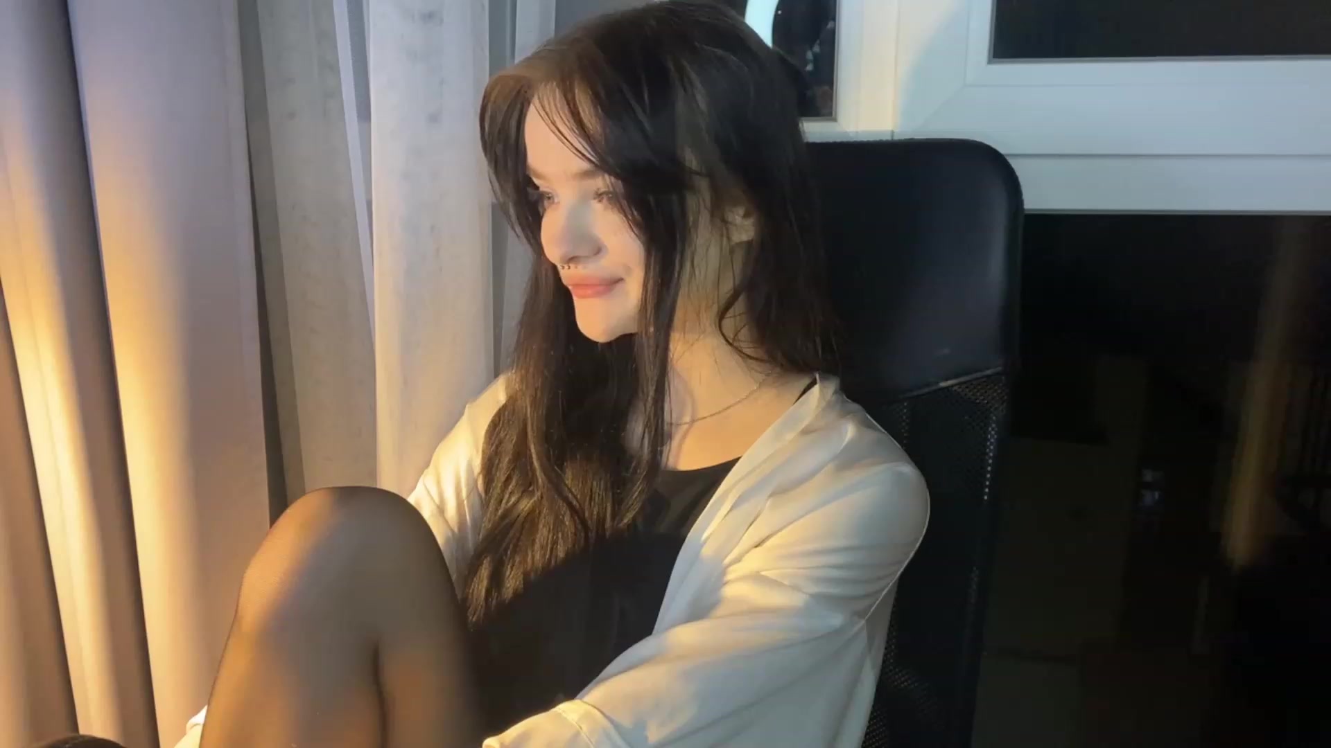 Gallery image thumbnail from sofancysoul's myfreecams stream on, 01/10/2023, 01:19 image 19 of 20