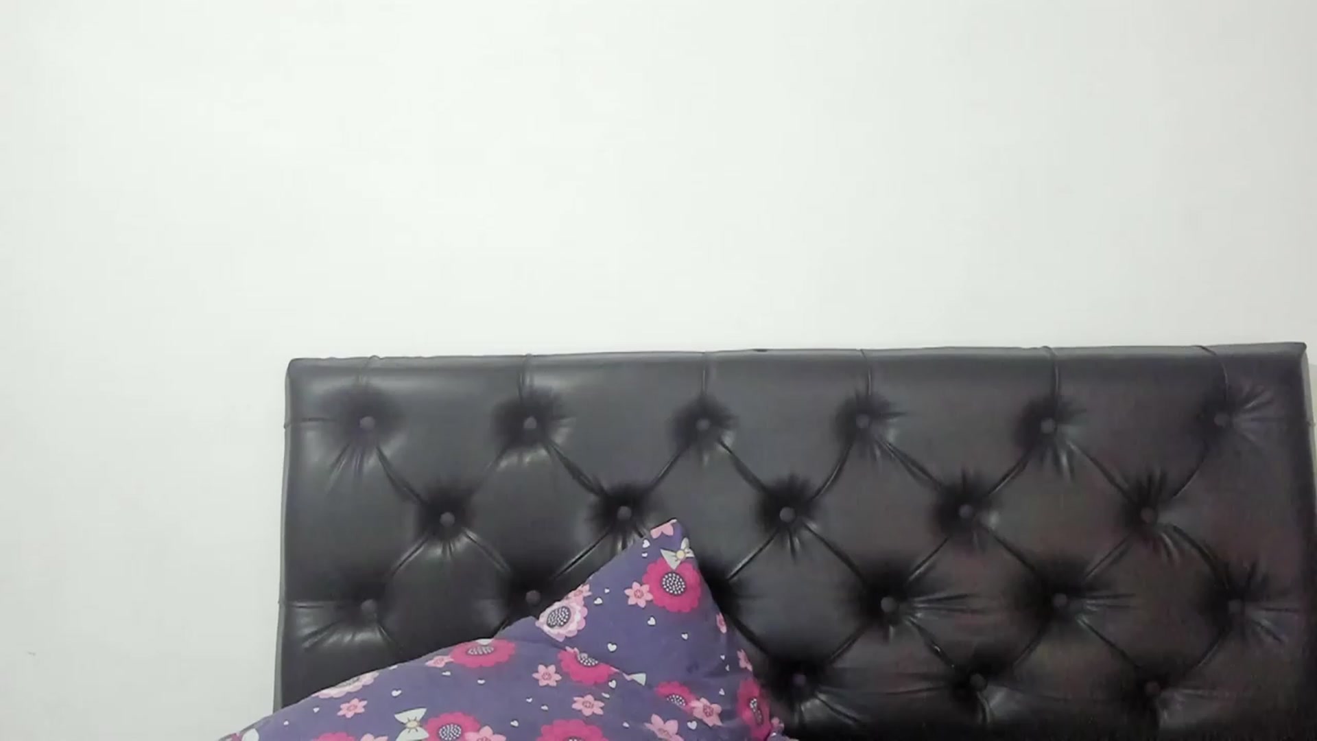 Gallery image thumbnail from sofi_garcia_'s myfreecams stream on, 01/25/2023, 21:58 image 17 of 20
