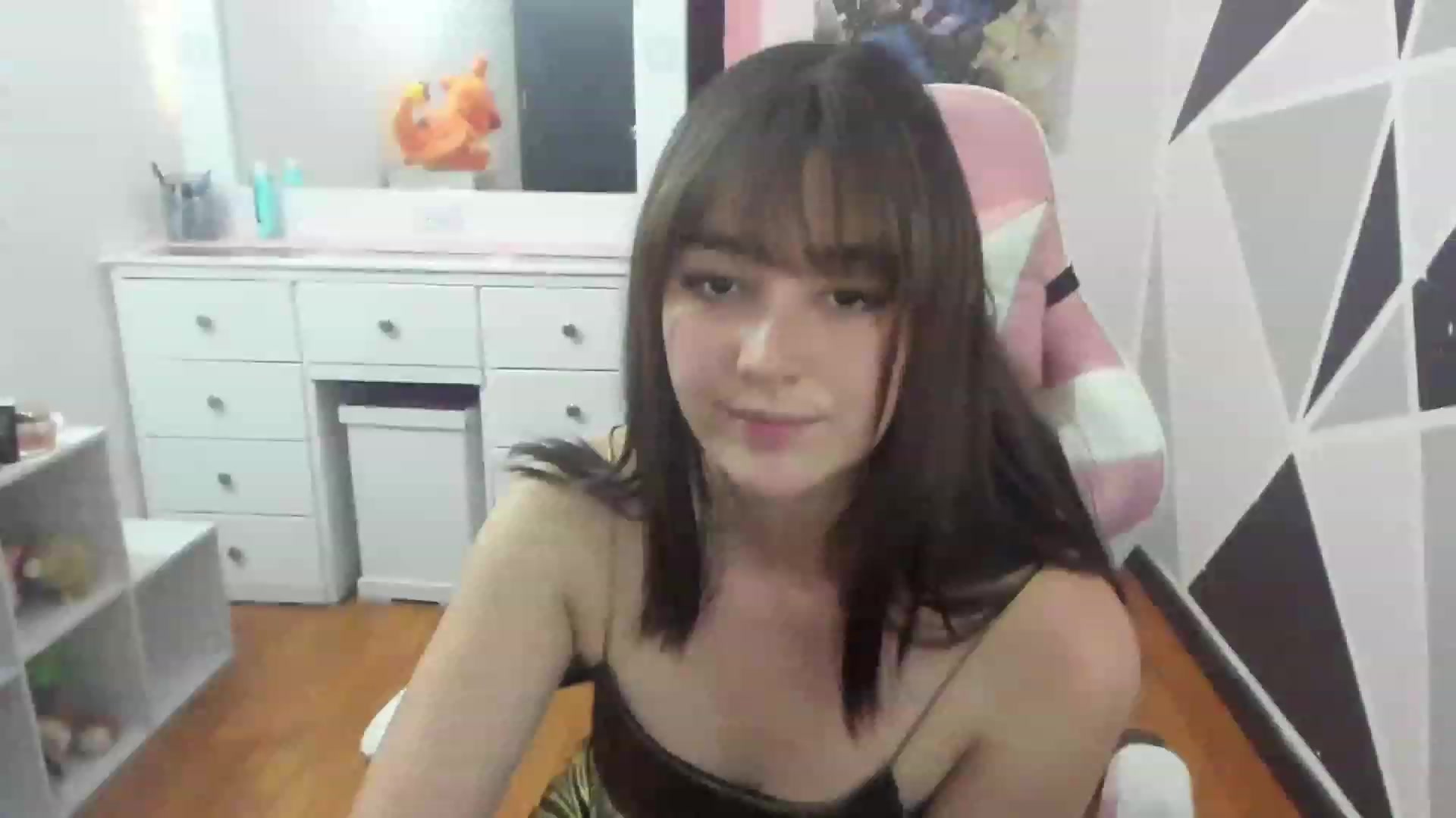 Gallery image thumbnail from sofi_garcia_'s myfreecams stream on, 01/27/2023, 21:09 image 3 of 20