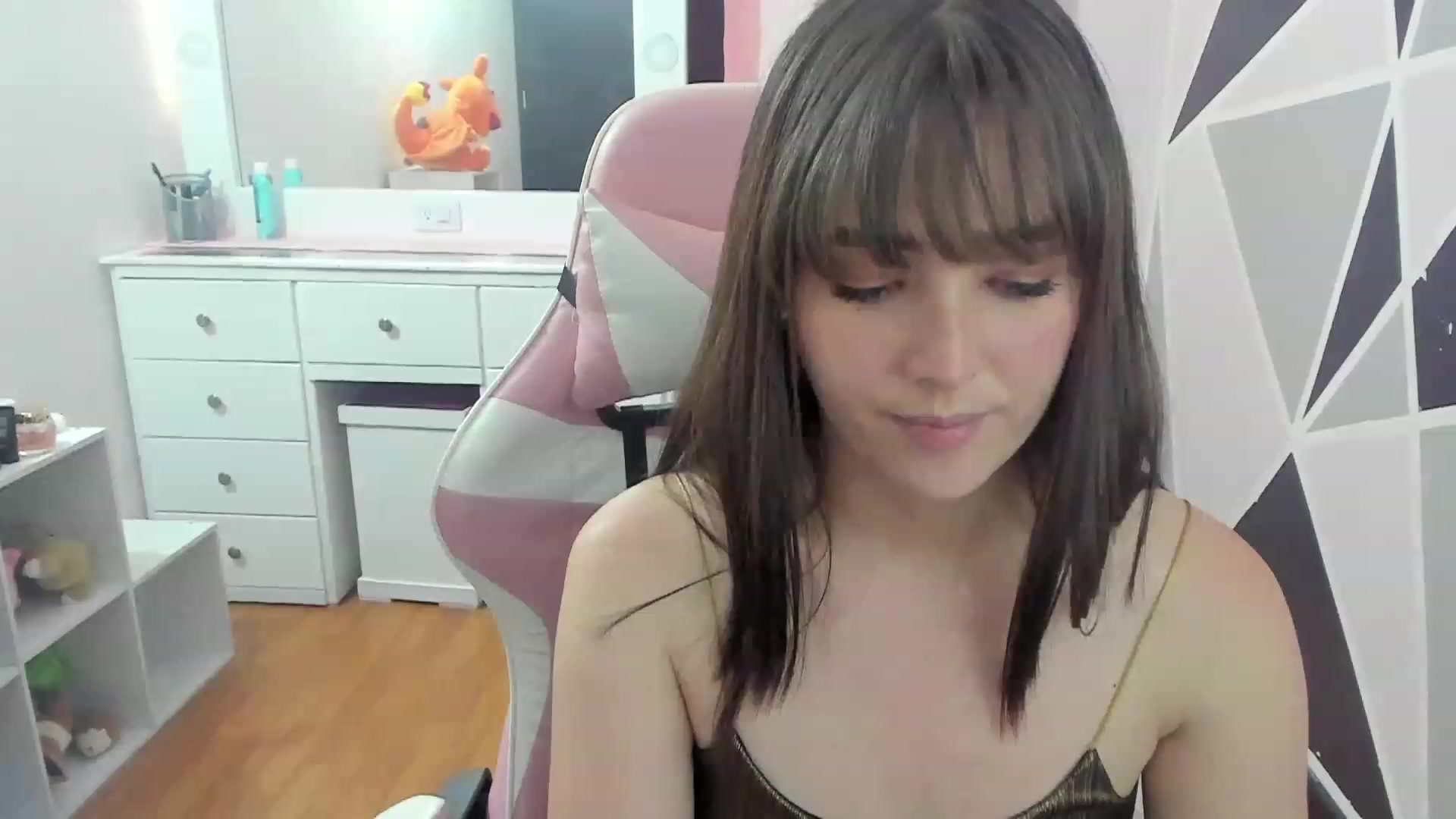 Gallery image thumbnail from sofi_garcia_'s myfreecams stream on, 01/27/2023, 21:09 image 10 of 20