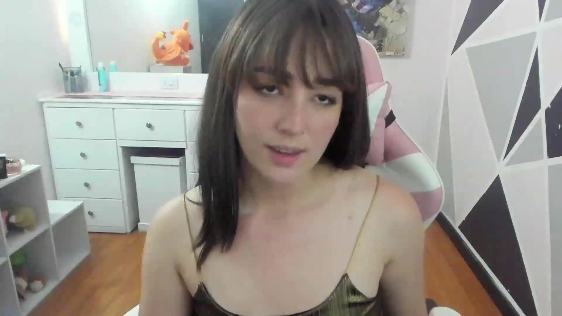 Gallery image thumbnail from sofi_garcia_'s myfreecams stream on, 01/27/2023, 21:09 image 8 of 20