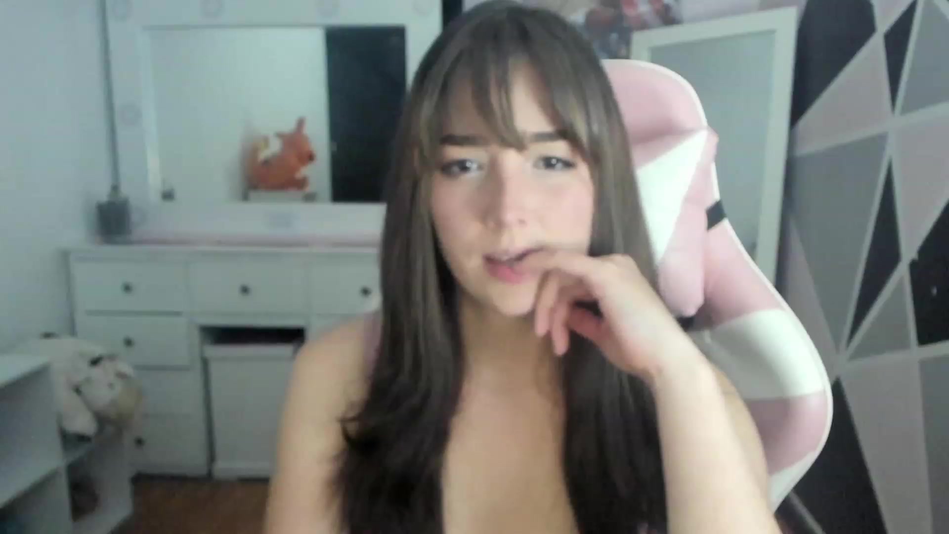 Gallery image thumbnail from sofi_garcia_'s myfreecams stream on, 02/11/2023, 06:04 image 7 of 20