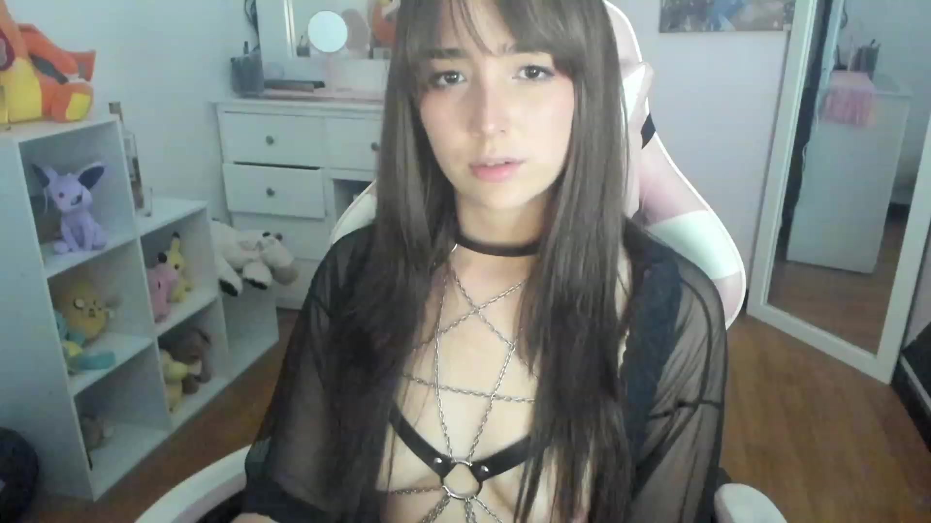 Gallery image thumbnail from sofi_garcia_'s myfreecams stream on, 02/12/2023, 05:23 image 16 of 20