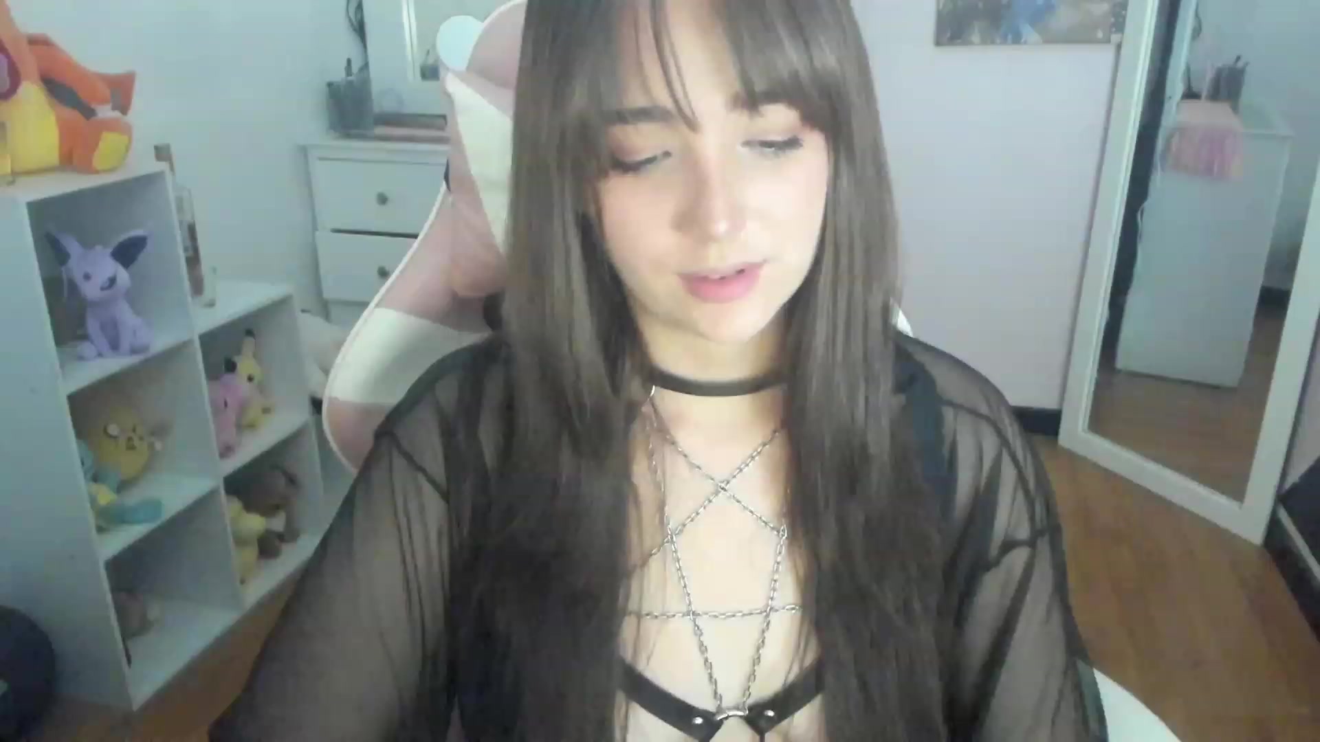 Gallery image thumbnail from sofi_garcia_'s myfreecams stream on, 02/12/2023, 05:23 image 13 of 20