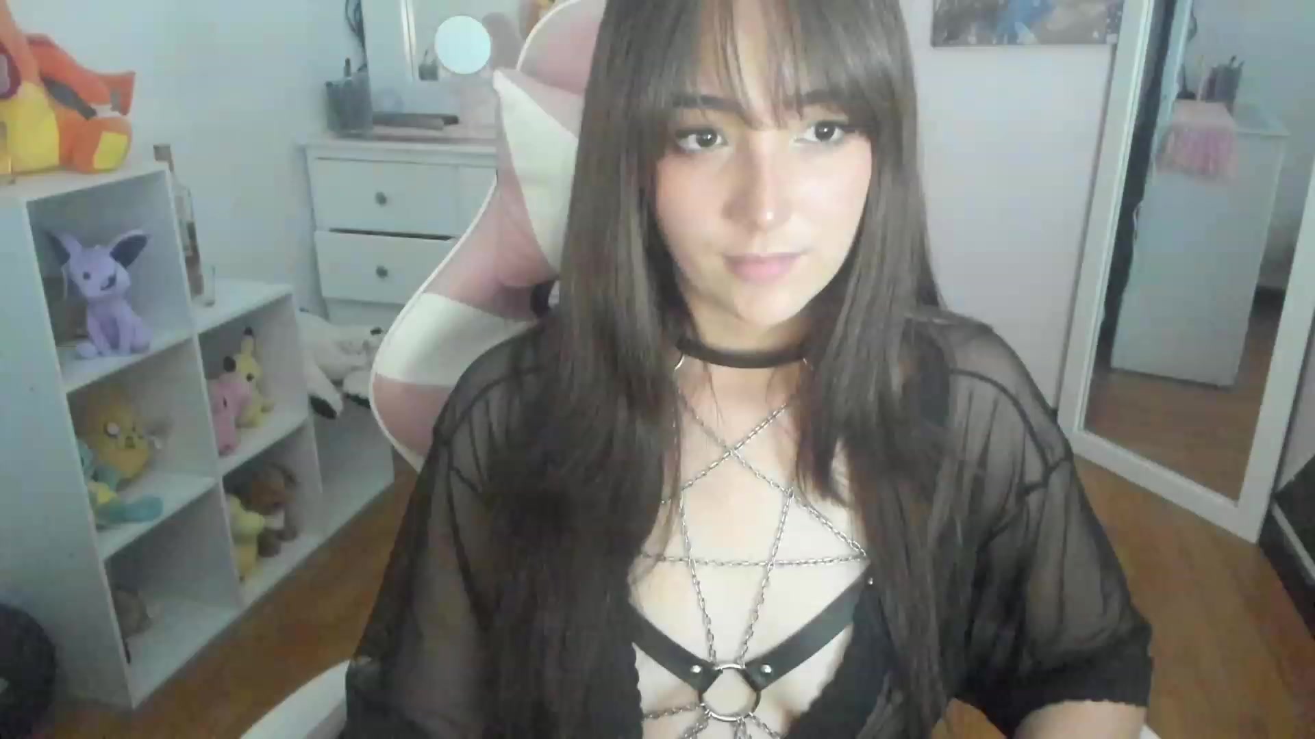 Gallery image thumbnail from sofi_garcia_'s myfreecams stream on, 02/12/2023, 05:23 image 8 of 20